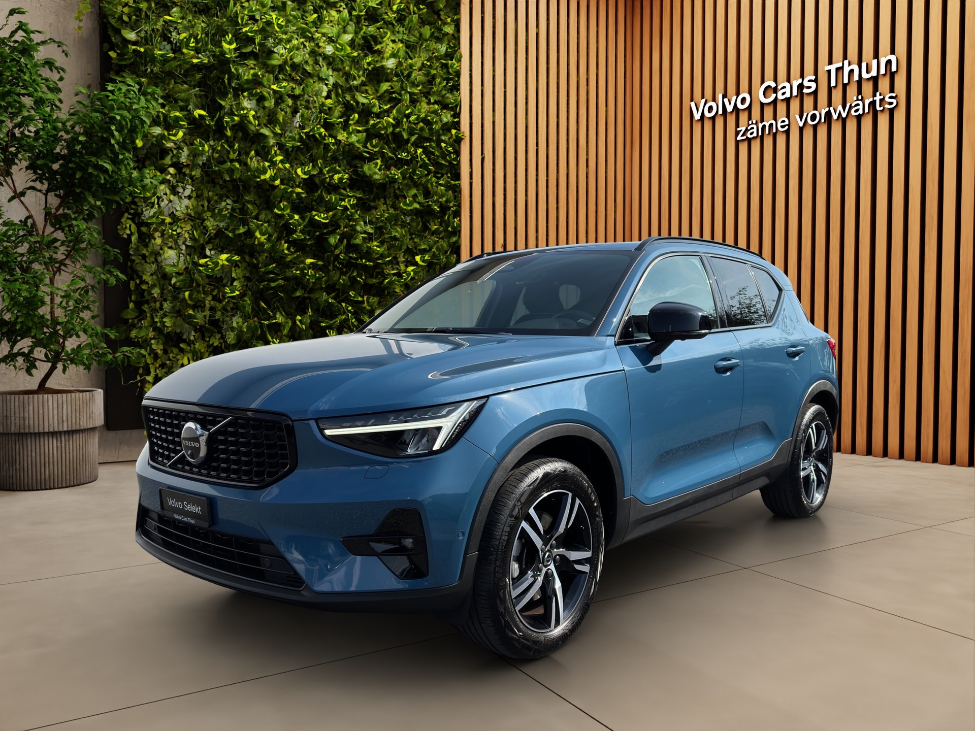 VOLVO XC40 2.0 B4 MH Plus Dark AWD-image-0