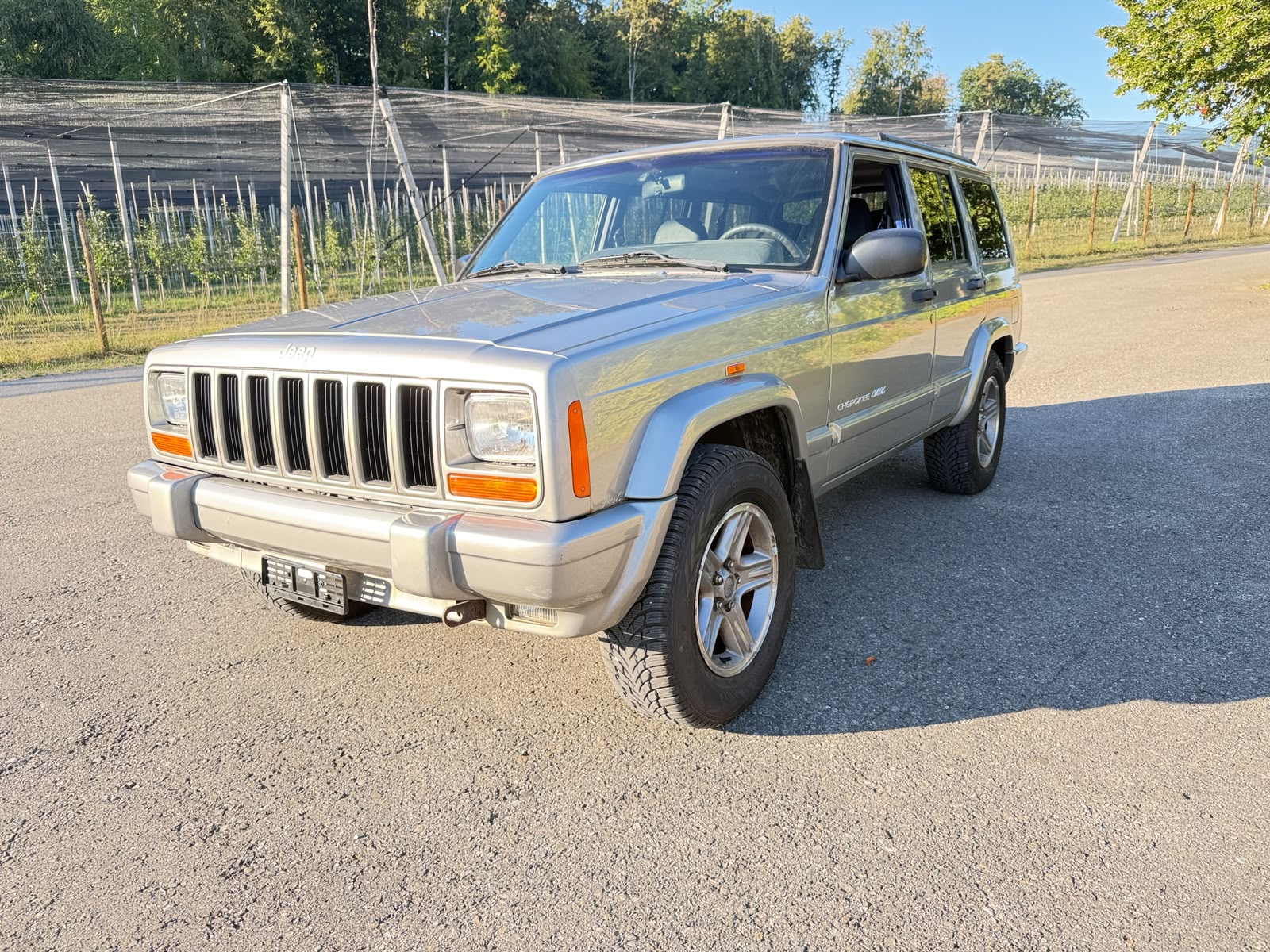 JEEP Cherokee 4.0 Classic-image-1