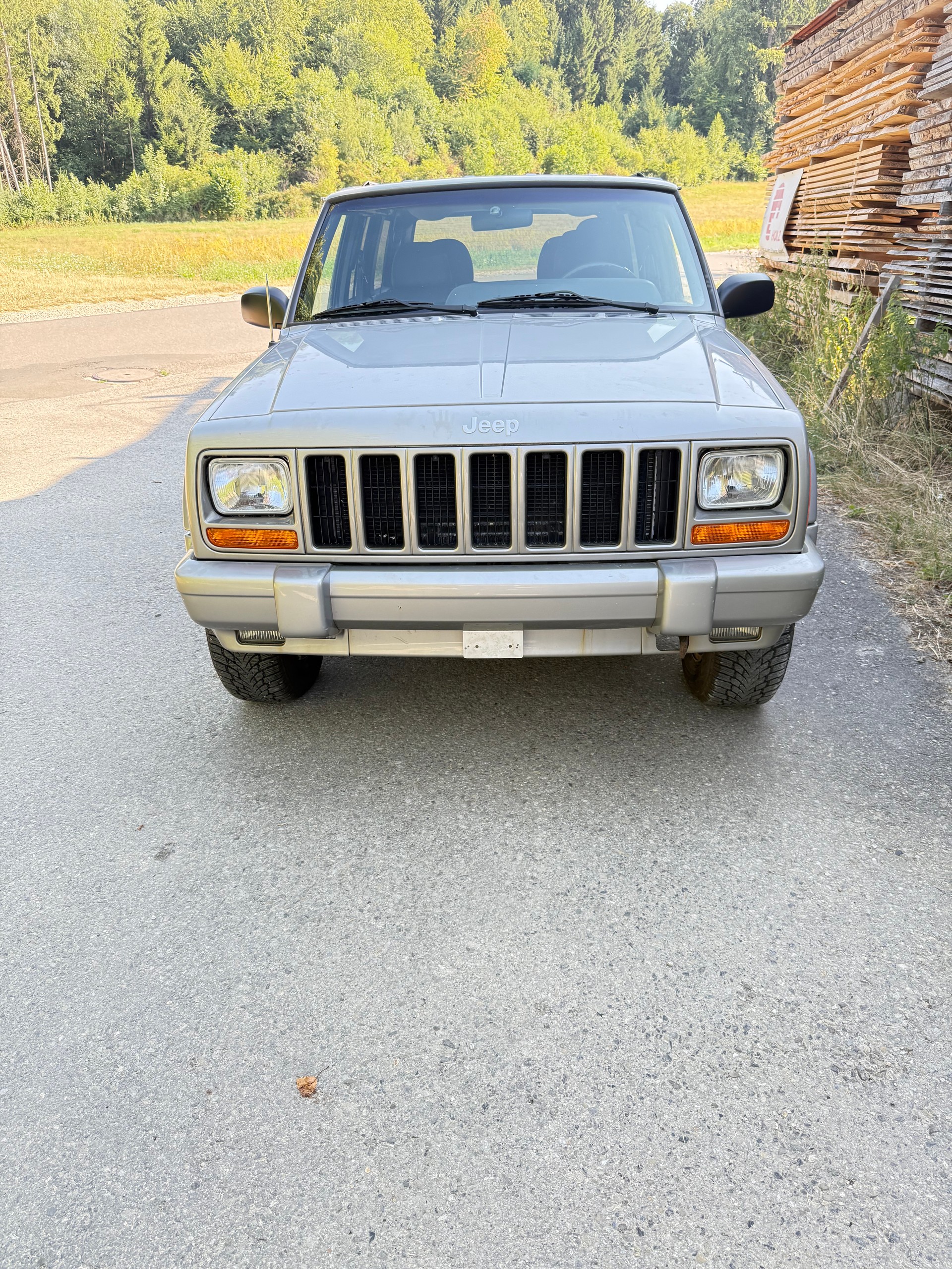JEEP Cherokee 4.0 Classic-image-1