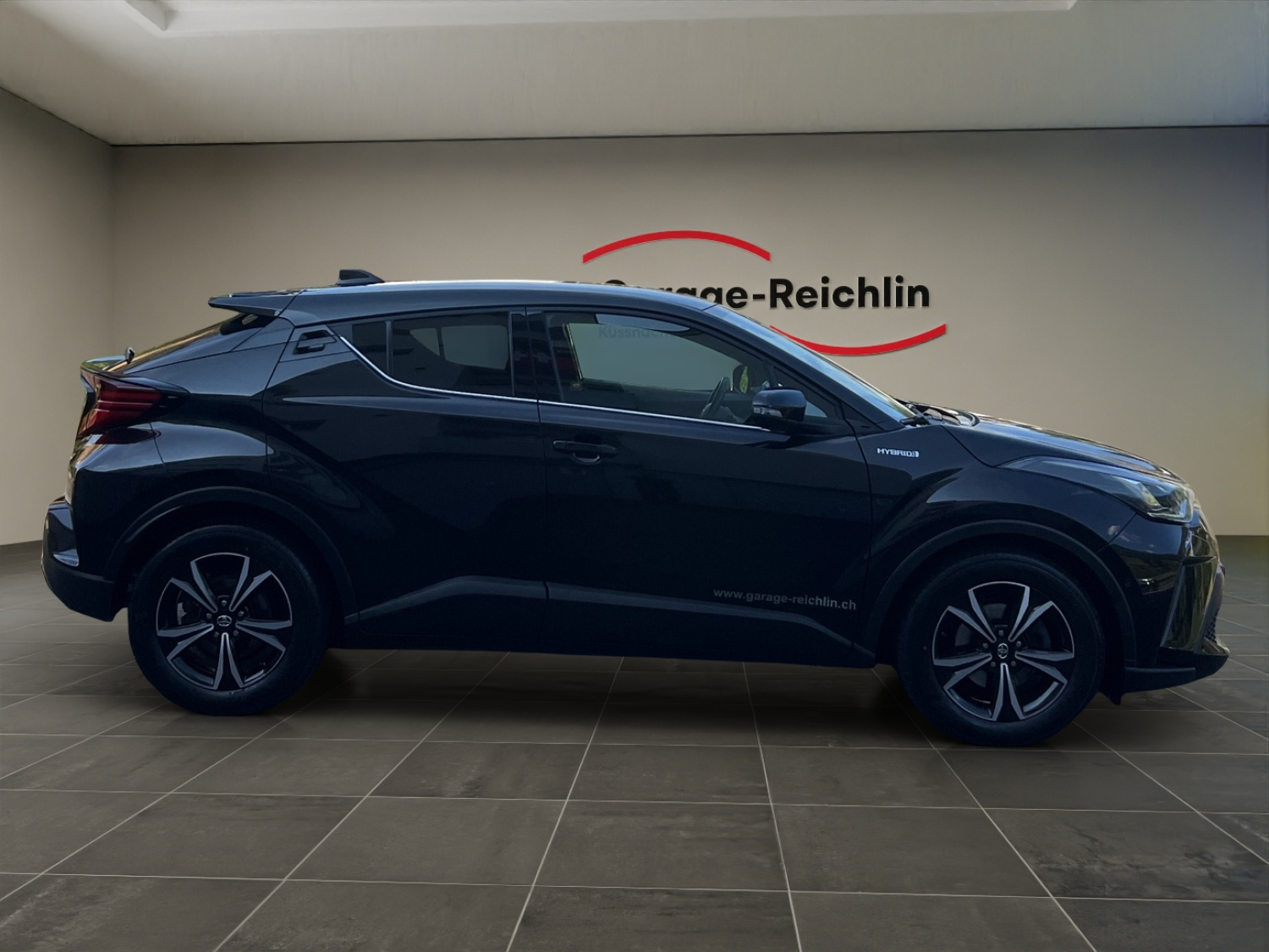 TOYOTA C-HR 2.0 VVTi HSD Trend-image-5