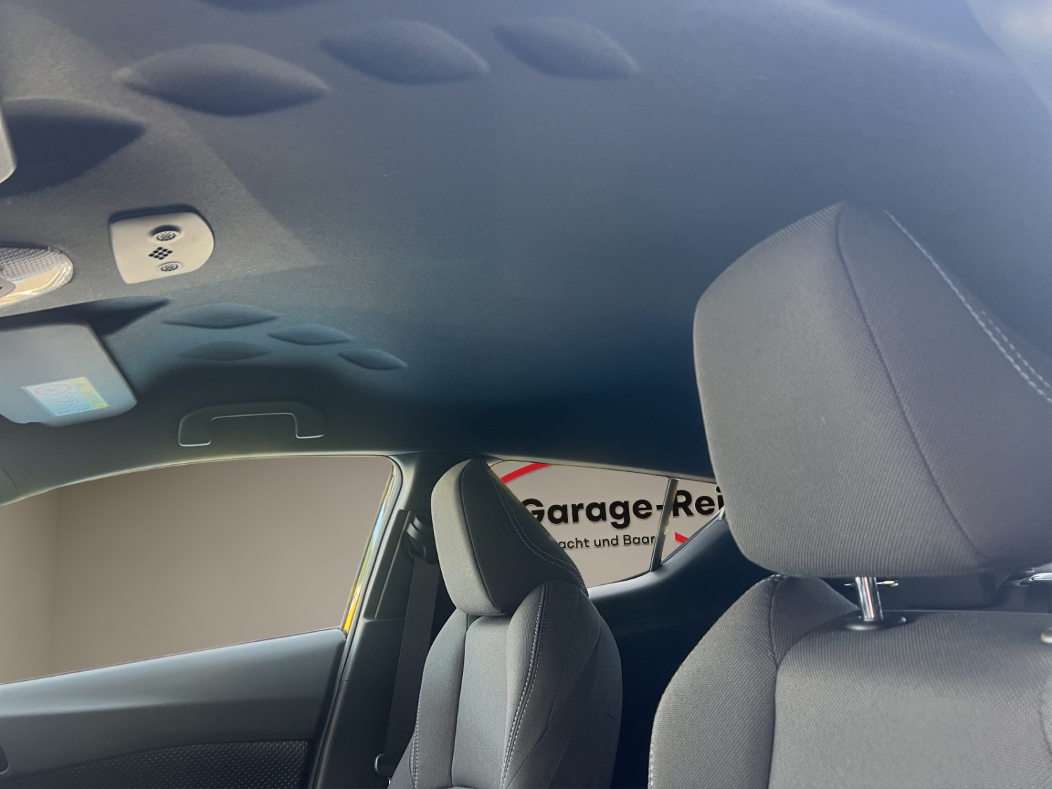 TOYOTA C-HR 2.0 VVTi HSD Trend-image-20