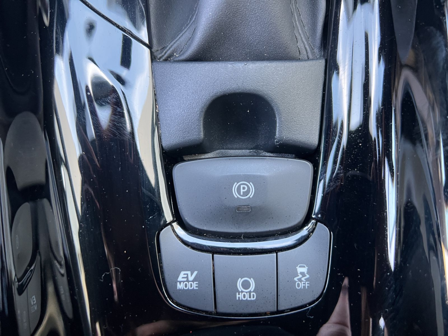 TOYOTA C-HR 2.0 VVTi HSD Trend-image-16