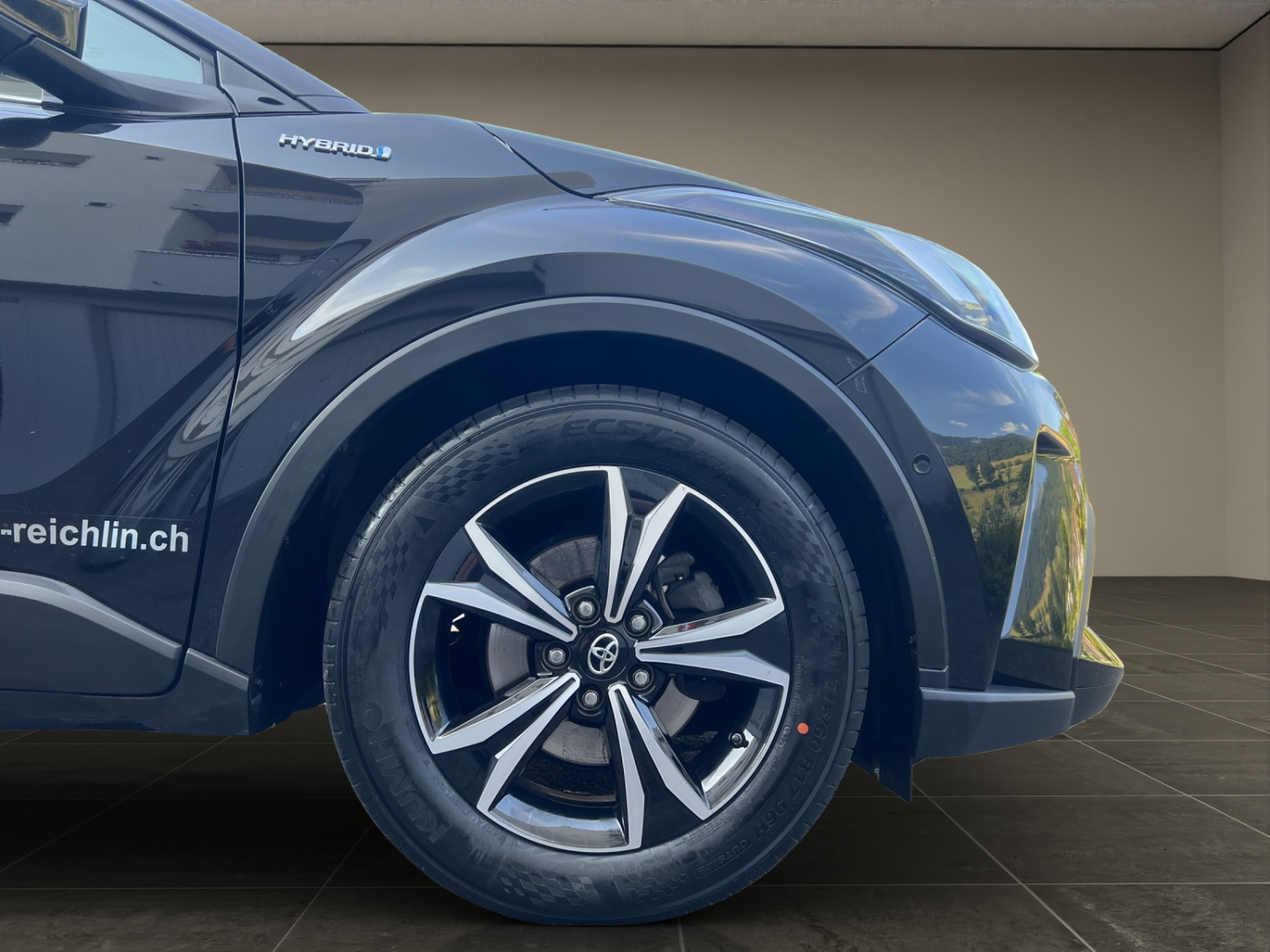 TOYOTA C-HR 2.0 VVTi HSD Trend-image-25