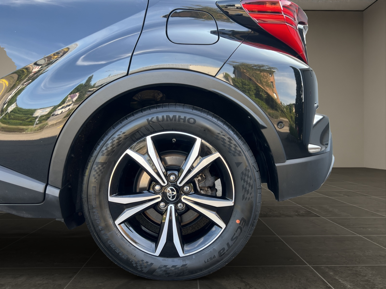 TOYOTA C-HR 2.0 VVTi HSD Trend-image-27
