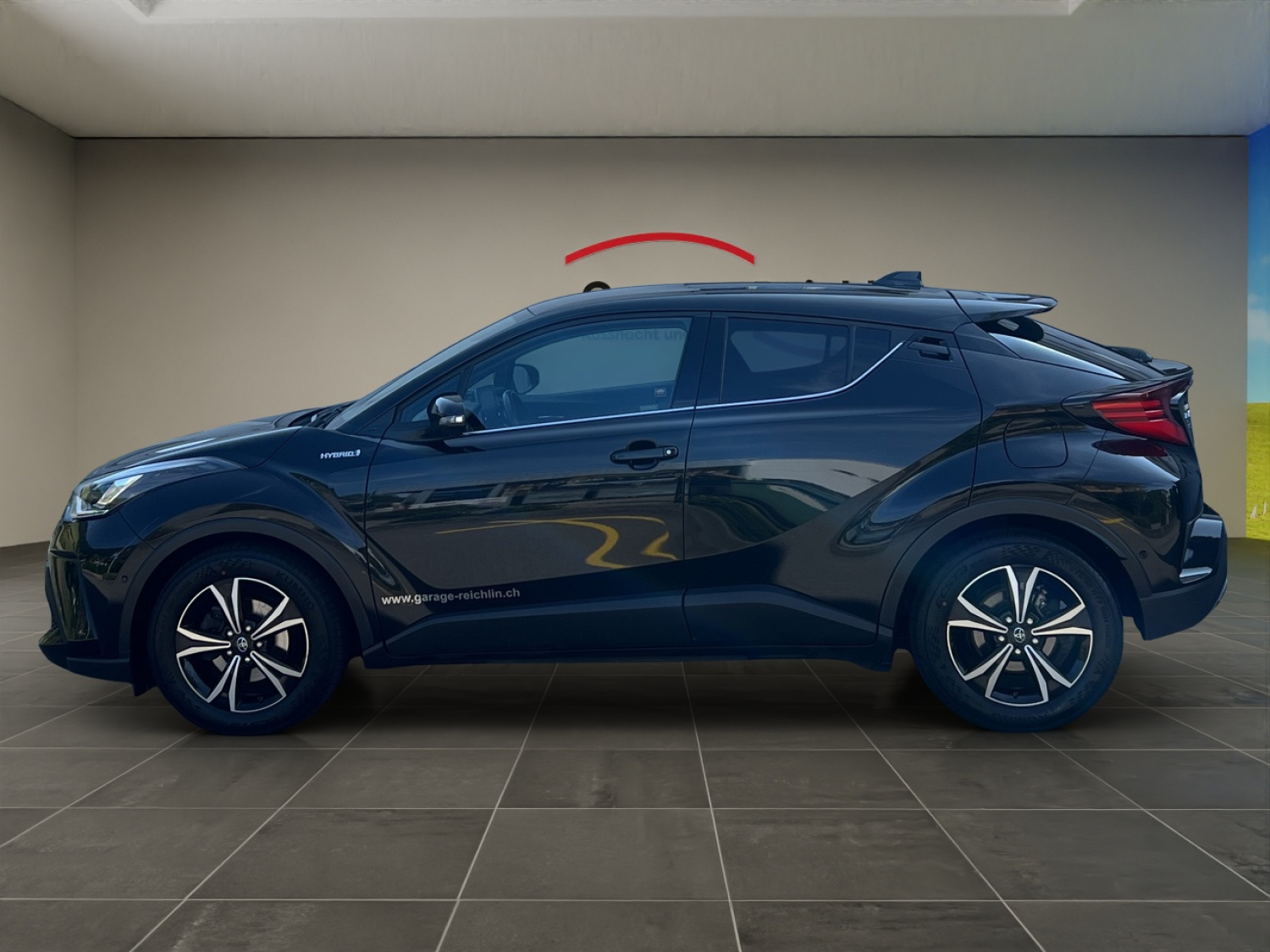 TOYOTA C-HR 2.0 VVTi HSD Trend-image-1