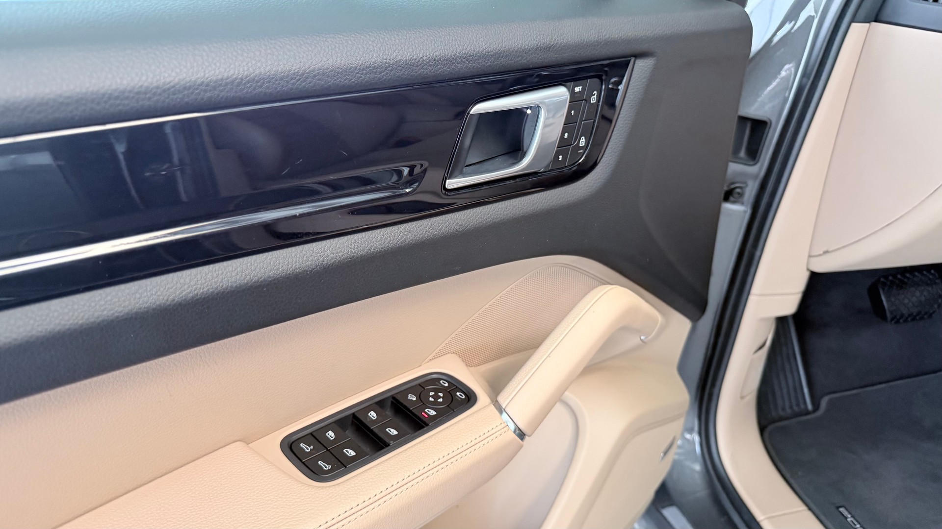 PORSCHE Cayenne Coupé 3.0 V6-image-10