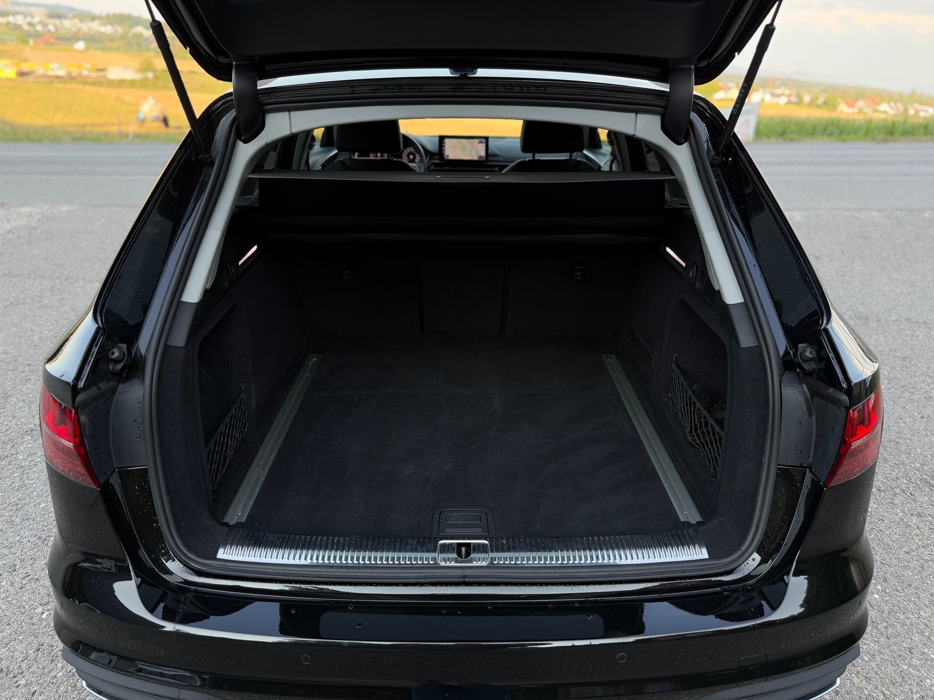 AUDI A4 Avant 40 TDI quattro S-tronic-image-6