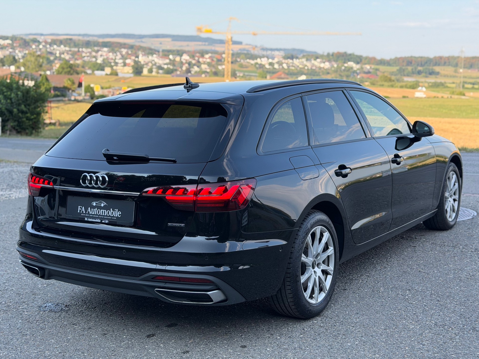 AUDI A4 Avant 40 TDI quattro S-tronic-image-4