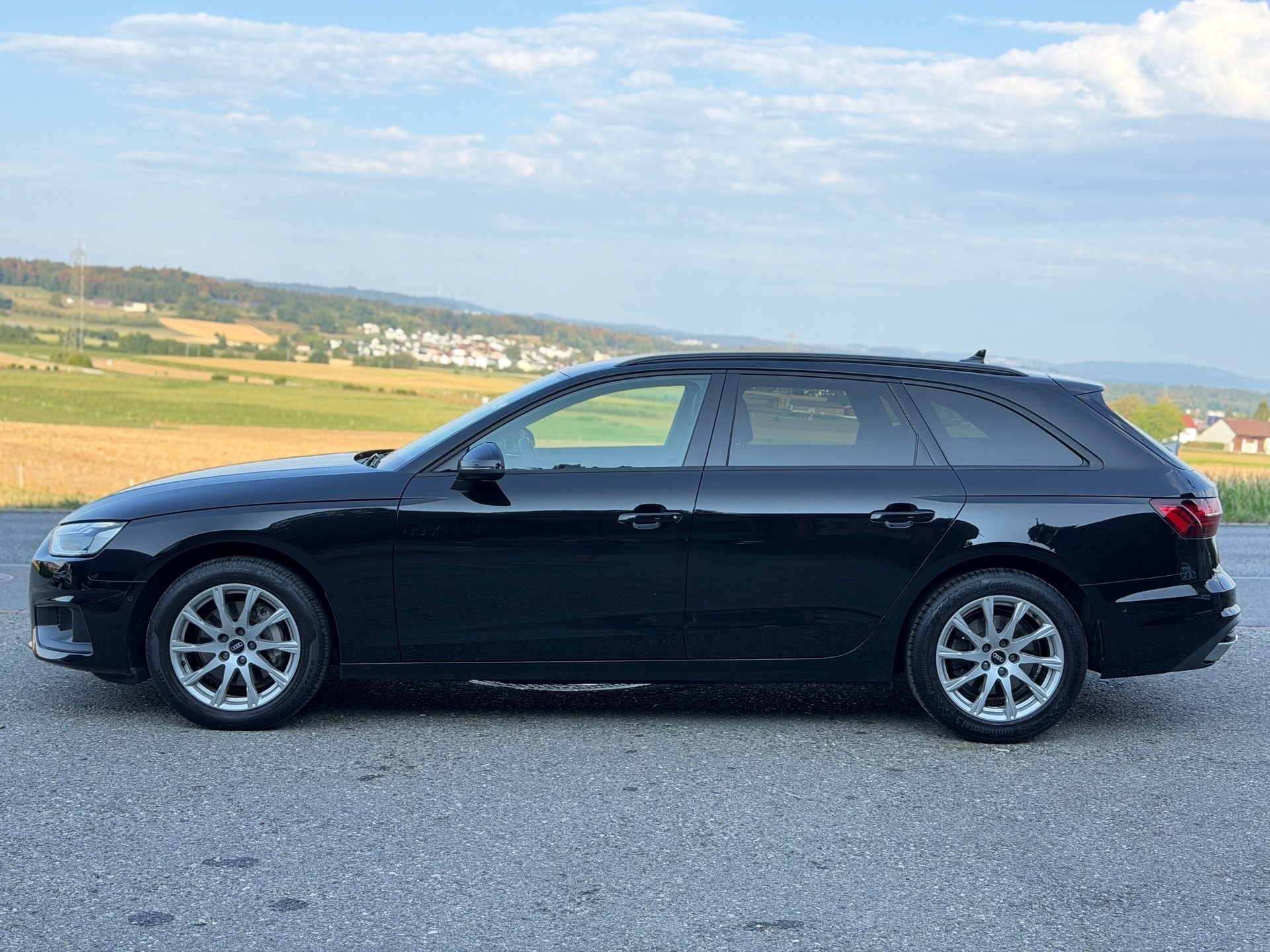 AUDI A4 Avant 40 TDI quattro S-tronic-image-1
