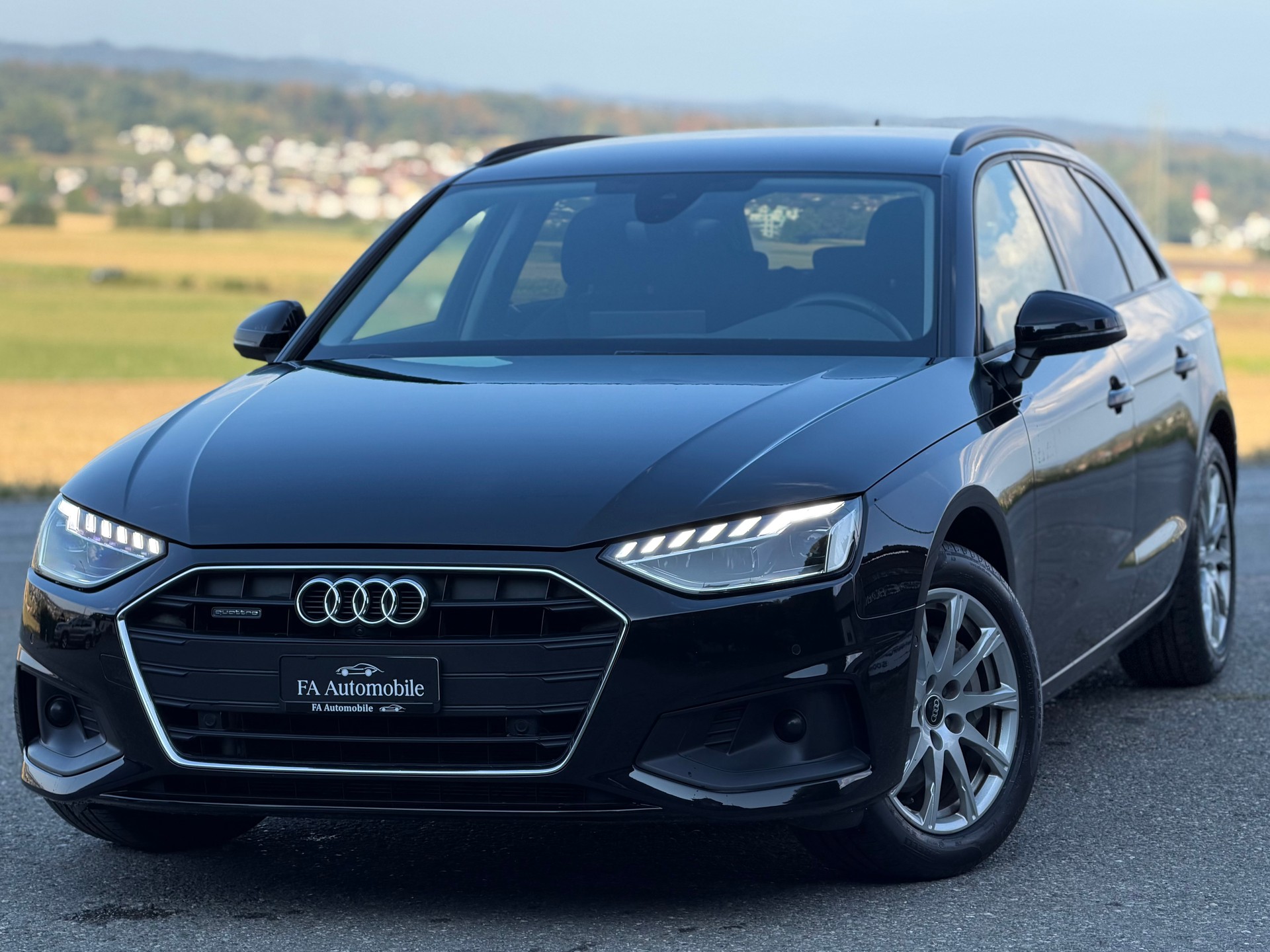 AUDI A4 Avant 40 TDI quattro S-tronic-image-0