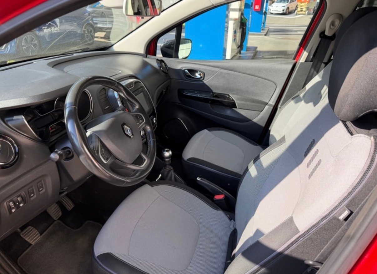RENAULT Captur 1.2 T 16V Intens-image-5
