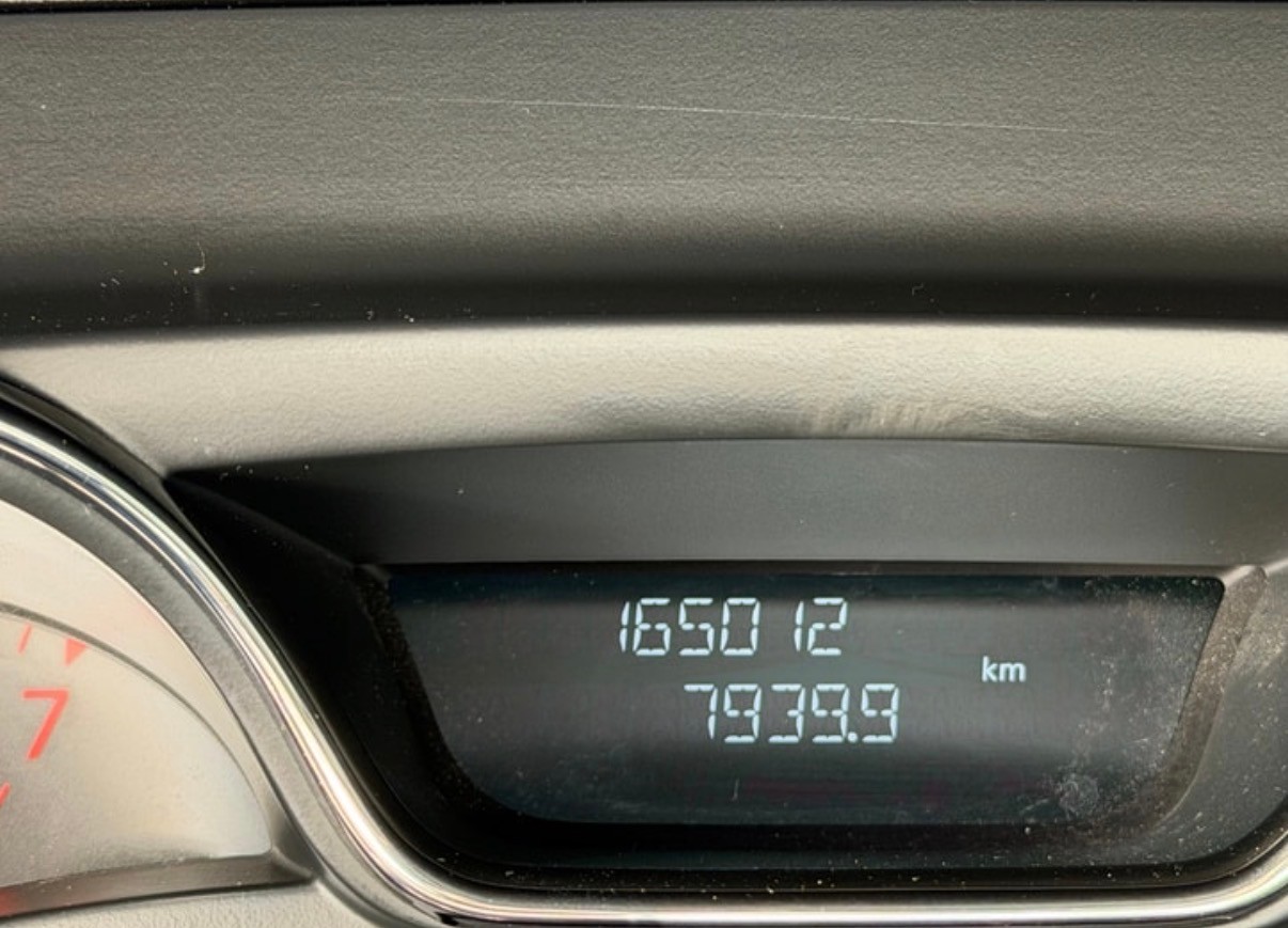 RENAULT Captur 1.2 T 16V Intens-image-9