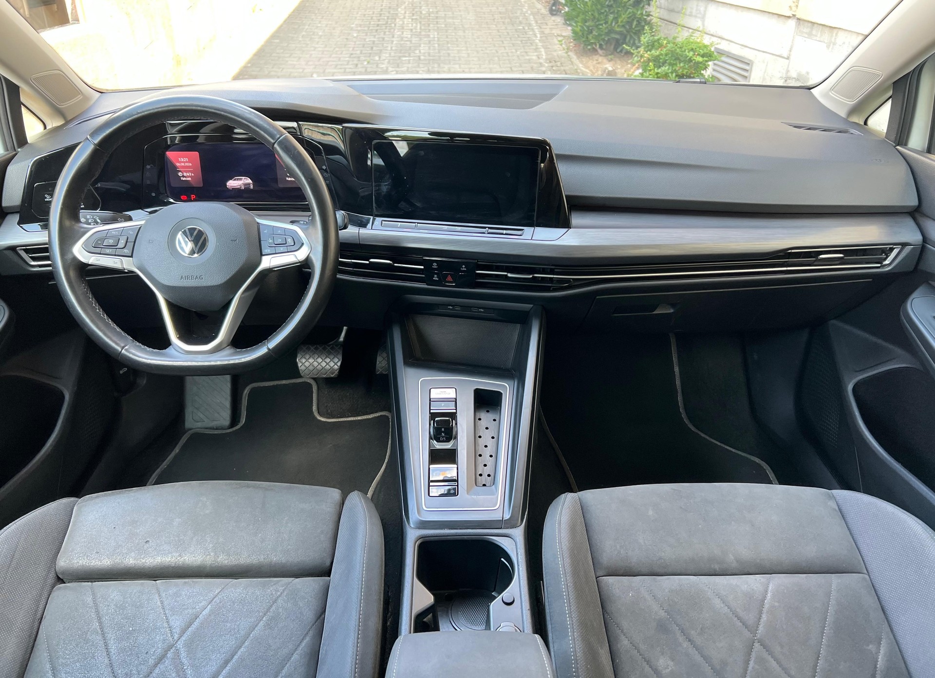 VW Golf 1.5 eTSI ACT Style DSG-image-9