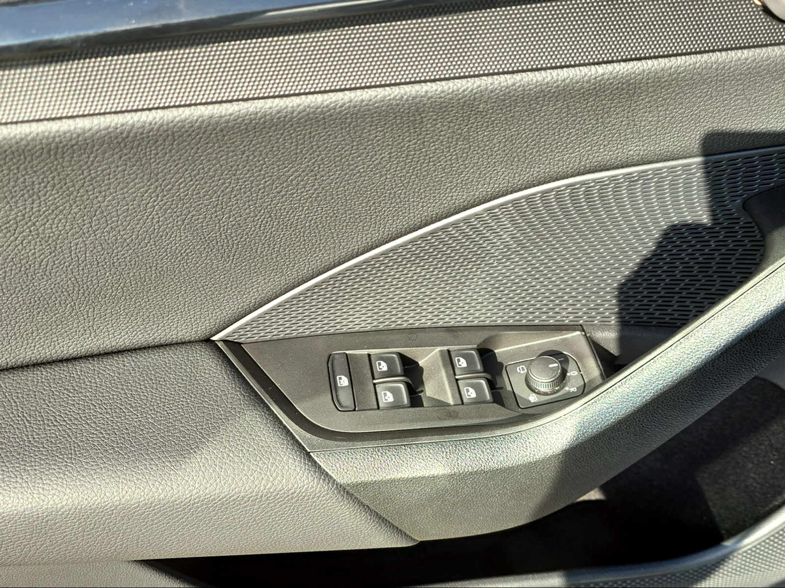 SKODA Octavia Combi 1.5 TSI mHEV DSG Selection Launch-image-15