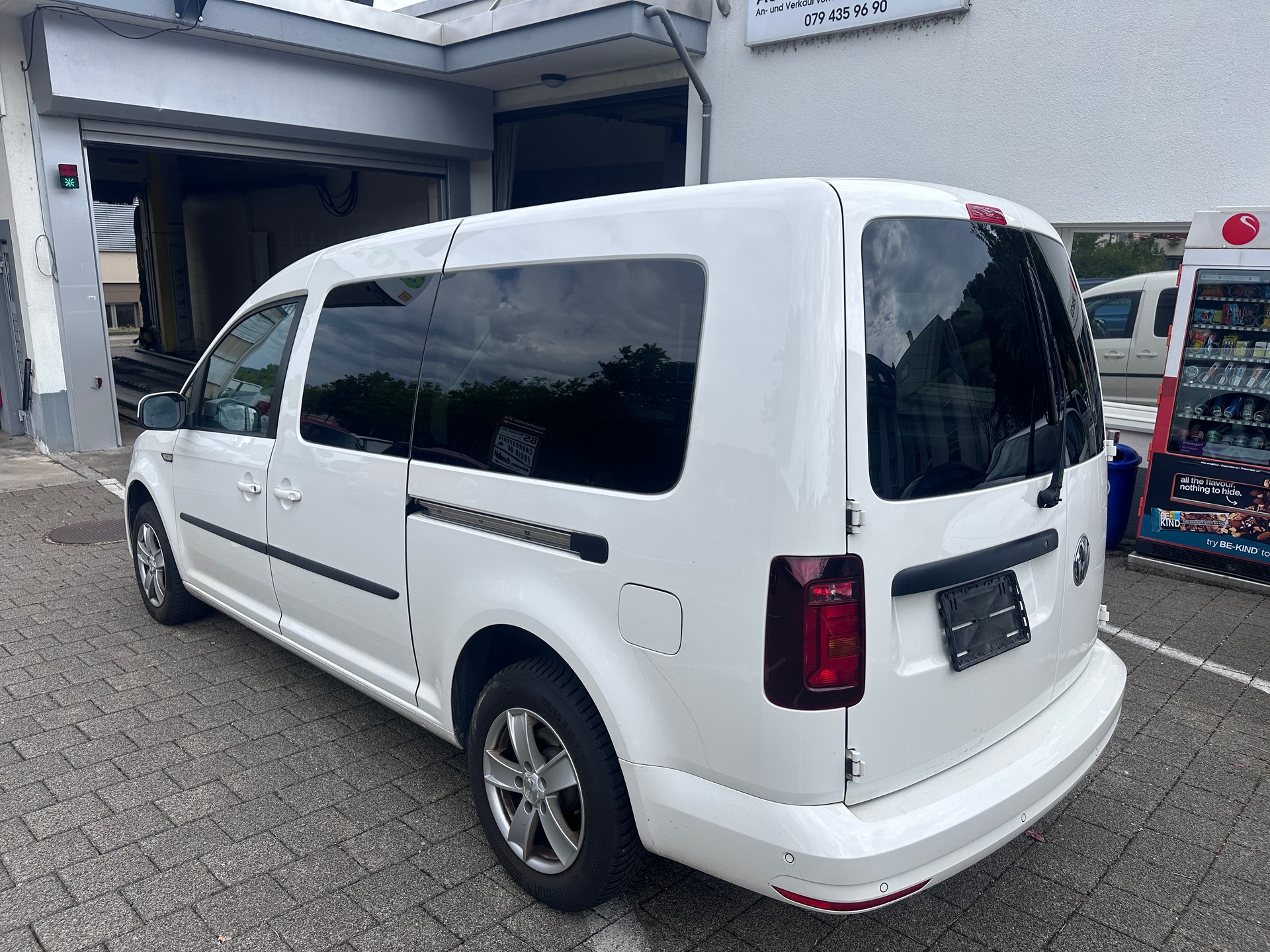VW Caddy Maxi 2.0TDI BlueMotion Technology DSG-image-3