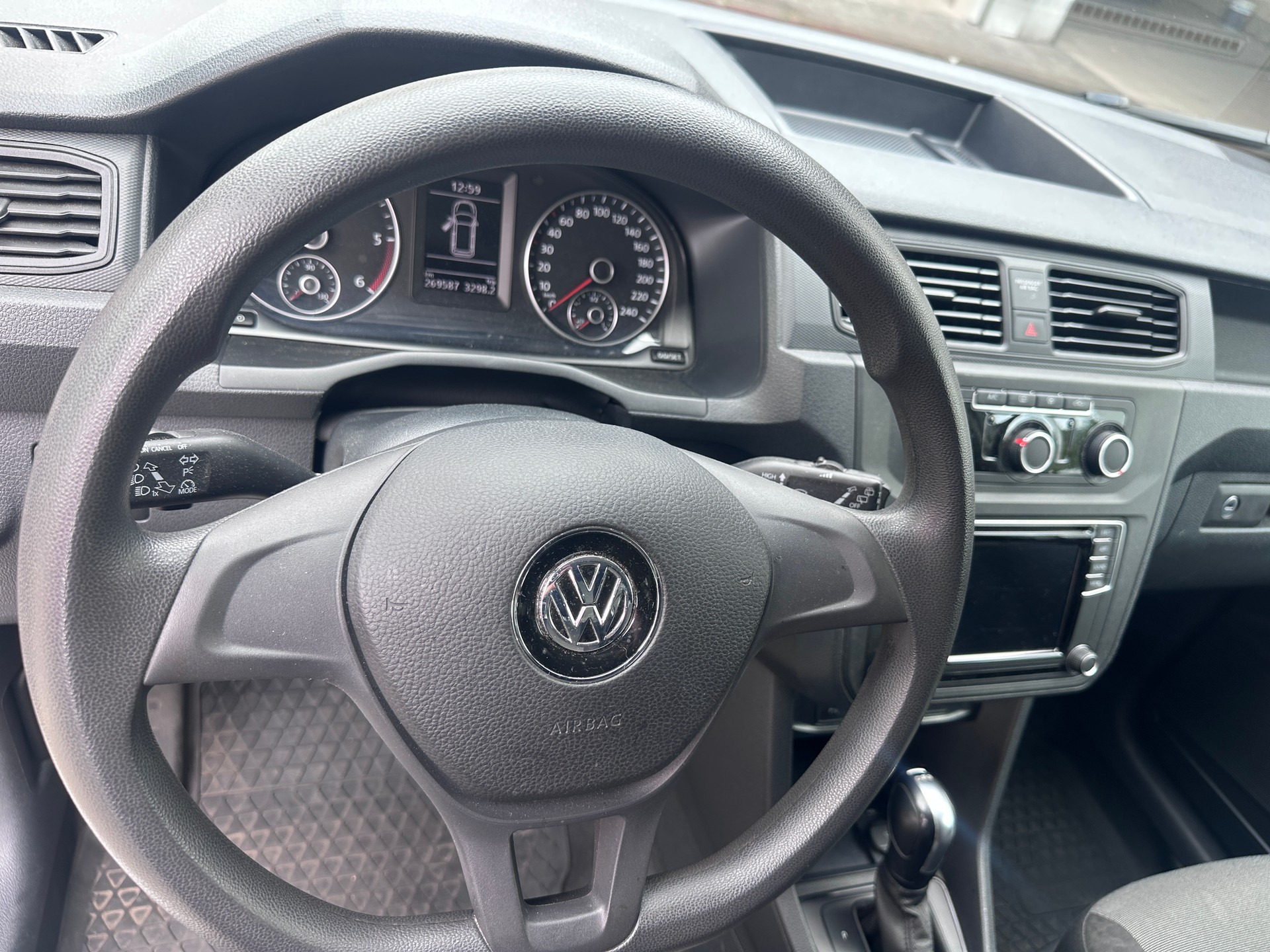 VW Caddy Maxi 2.0TDI BlueMotion Technology DSG-image-9