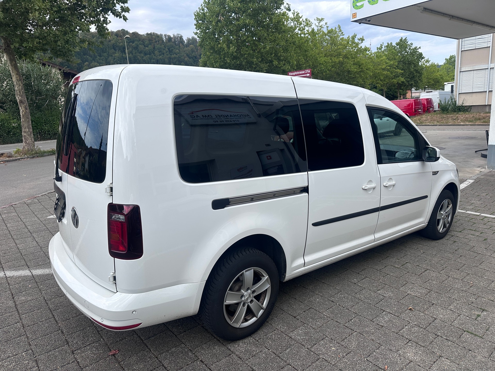 VW Caddy Maxi 2.0TDI BlueMotion Technology DSG-image-5