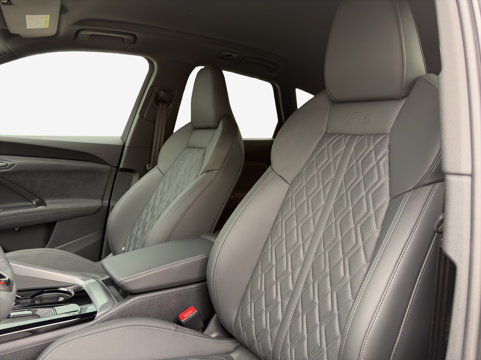 AUDI SQ5 TFSI quattro S-tronic-image-14