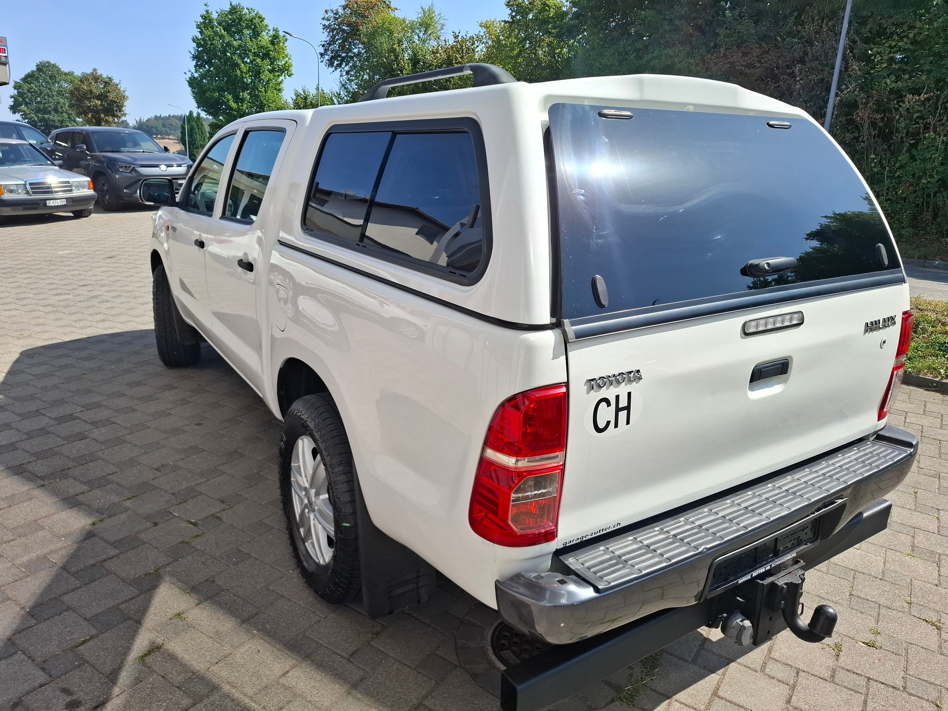 TOYOTA Hilux 2.5D 4WD Double Cab Luna-image-2