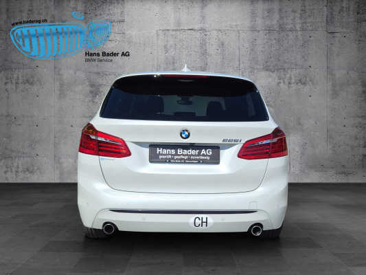 BMW 225i Active Tourer-image-3