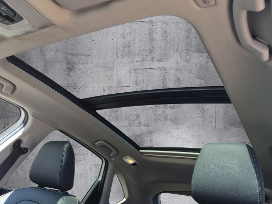 BMW 225i Active Tourer-image-13