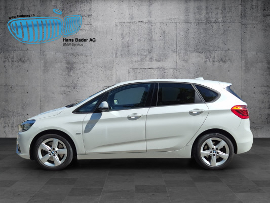BMW 225i Active Tourer-image-2
