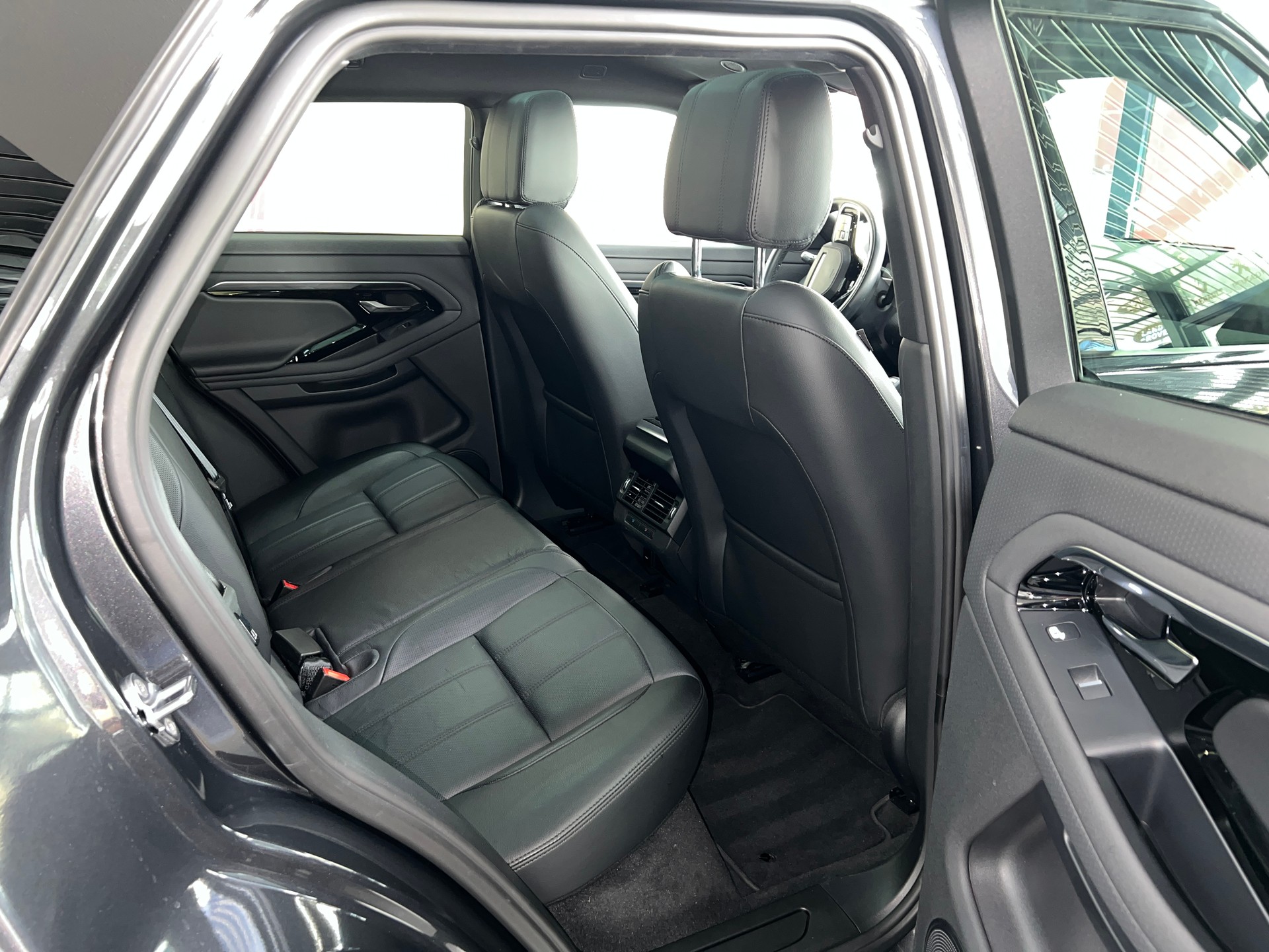 LAND ROVER Range Rover Evoque R-Dynamic P 200 AB AT9 / 4.3 % Leasing-image-6