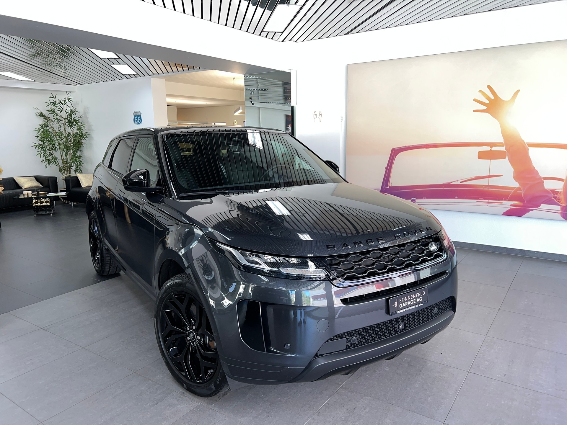 LAND ROVER Range Rover Evoque R-Dynamic P 200 AB AT9 / 4.3 % Leasing-image-0