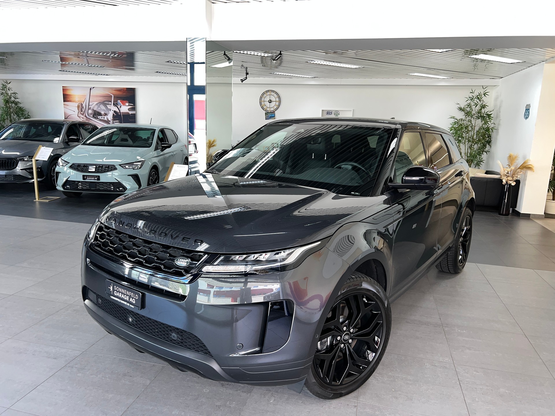 LAND ROVER Range Rover Evoque R-Dynamic P 200 AB AT9 / 4.3 % Leasing-image-2