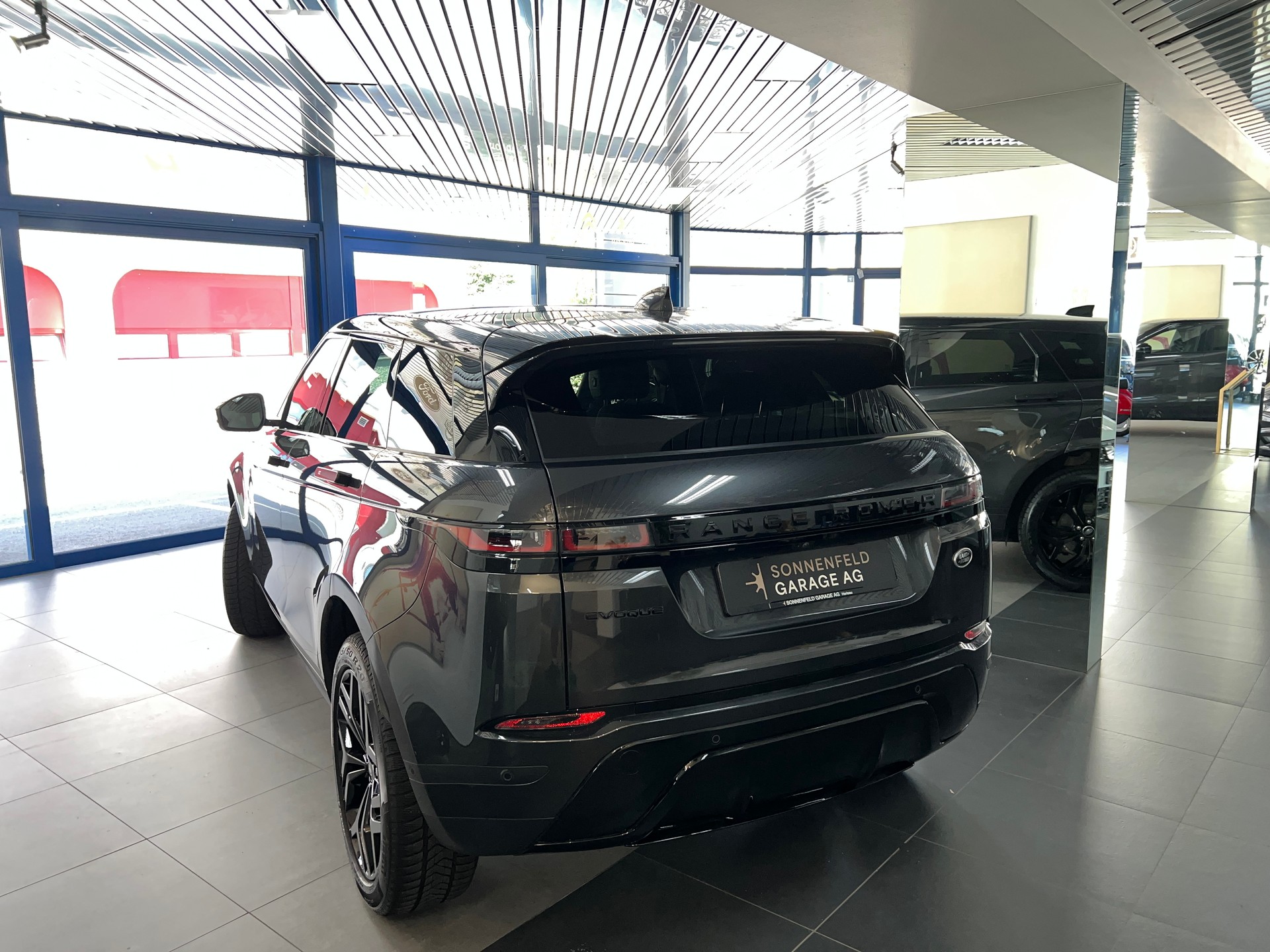 LAND ROVER Range Rover Evoque R-Dynamic P 200 AB AT9 / 4.3 % Leasing-image-4