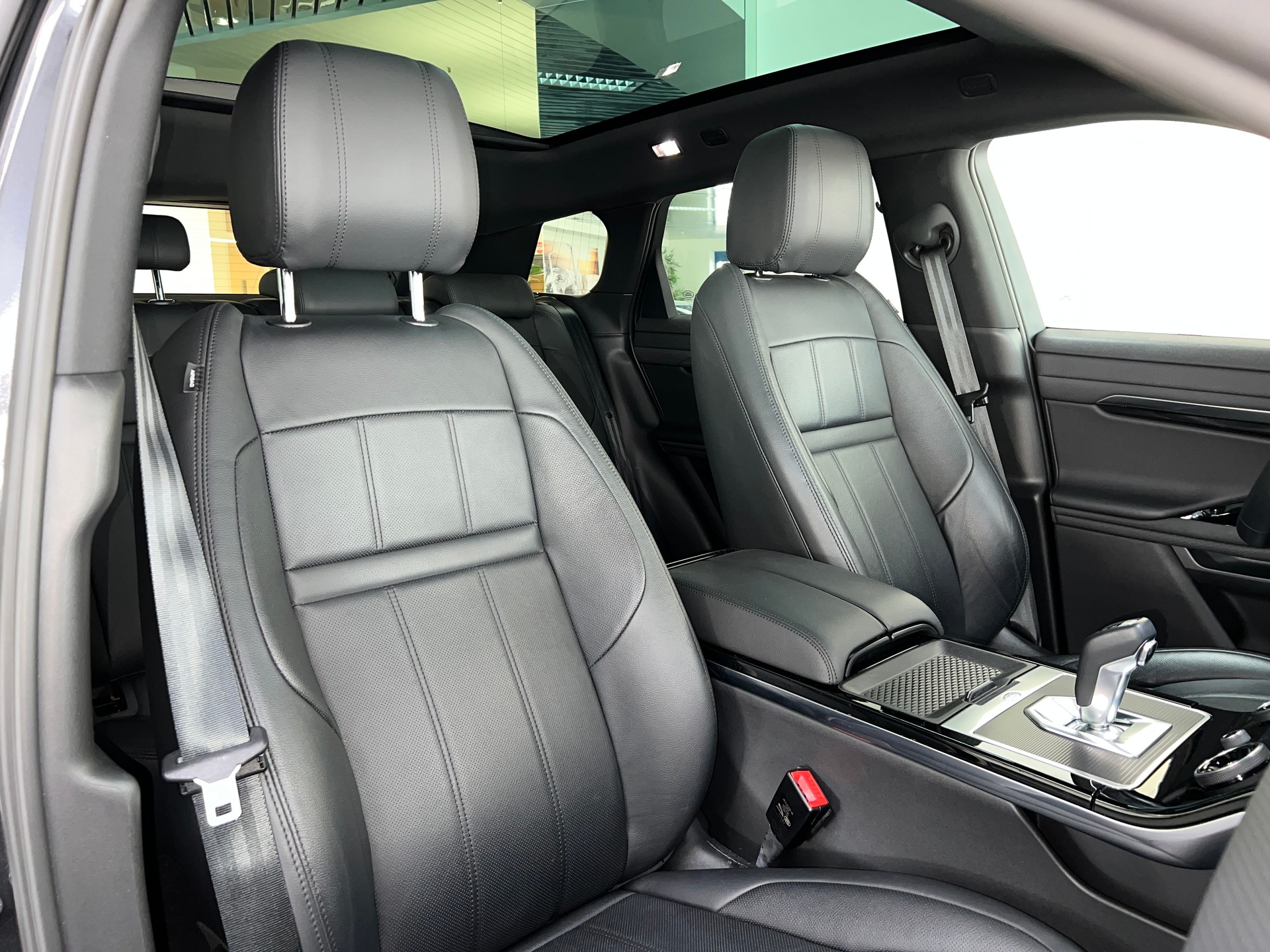 LAND ROVER Range Rover Evoque R-Dynamic P 200 AB AT9 / 4.3 % Leasing-image-8