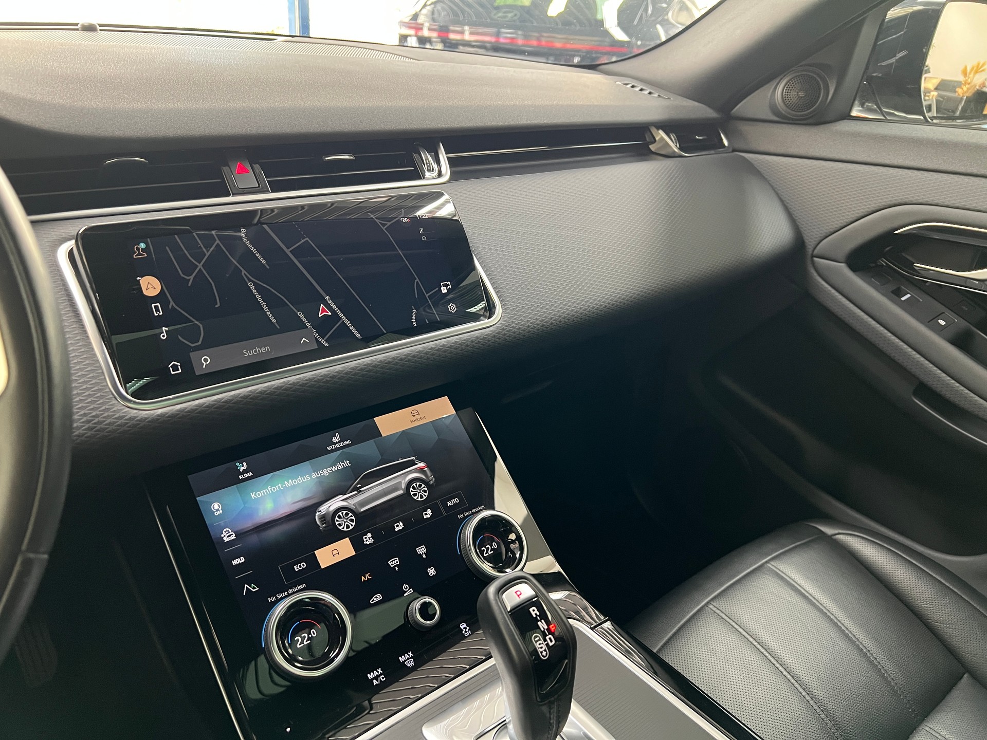 LAND ROVER Range Rover Evoque R-Dynamic P 200 AB AT9 / 4.3 % Leasing-image-22
