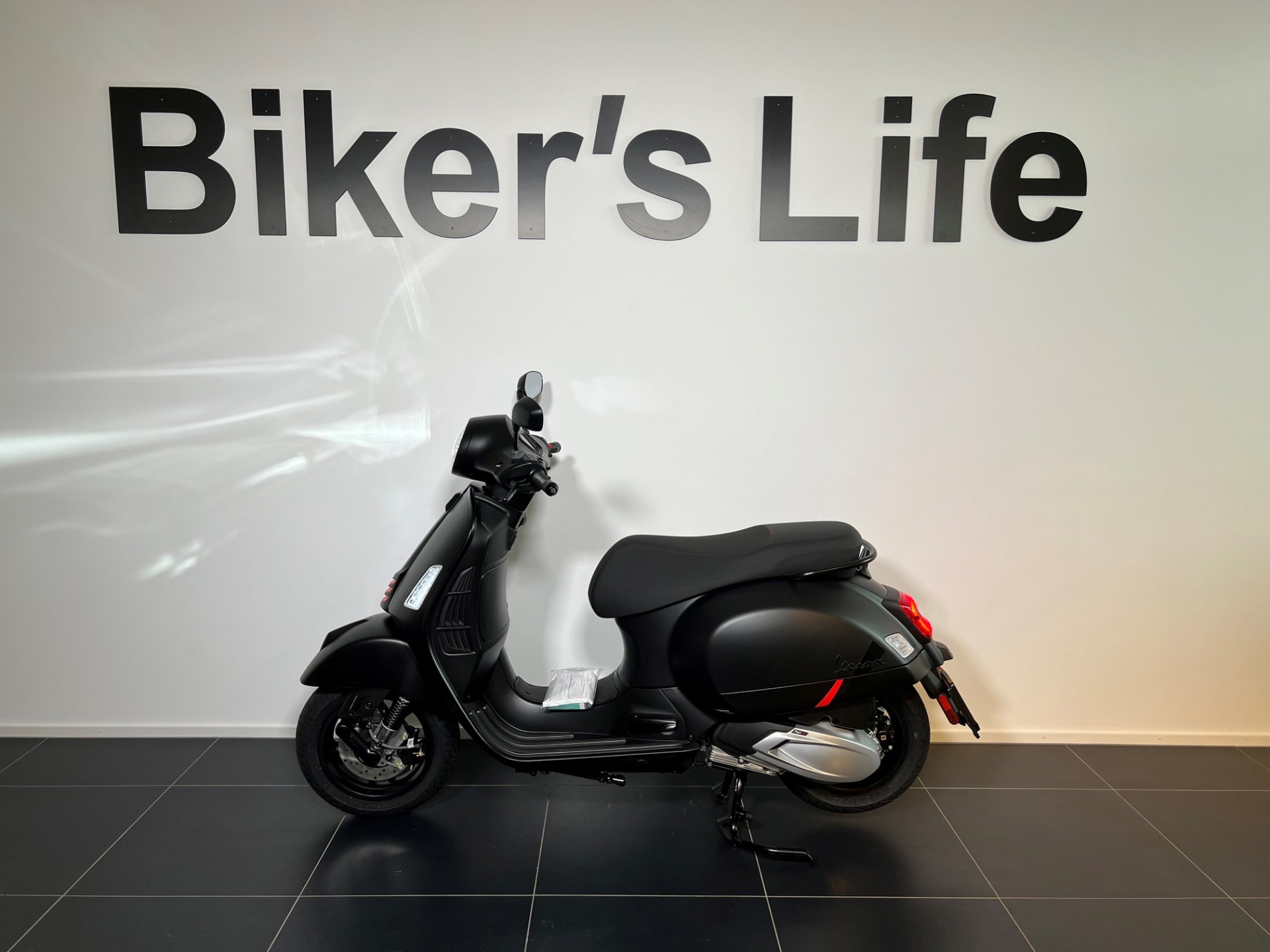 PIAGGIO Vespa GTS 310 Super Sport MY 2026-showroom-element-1