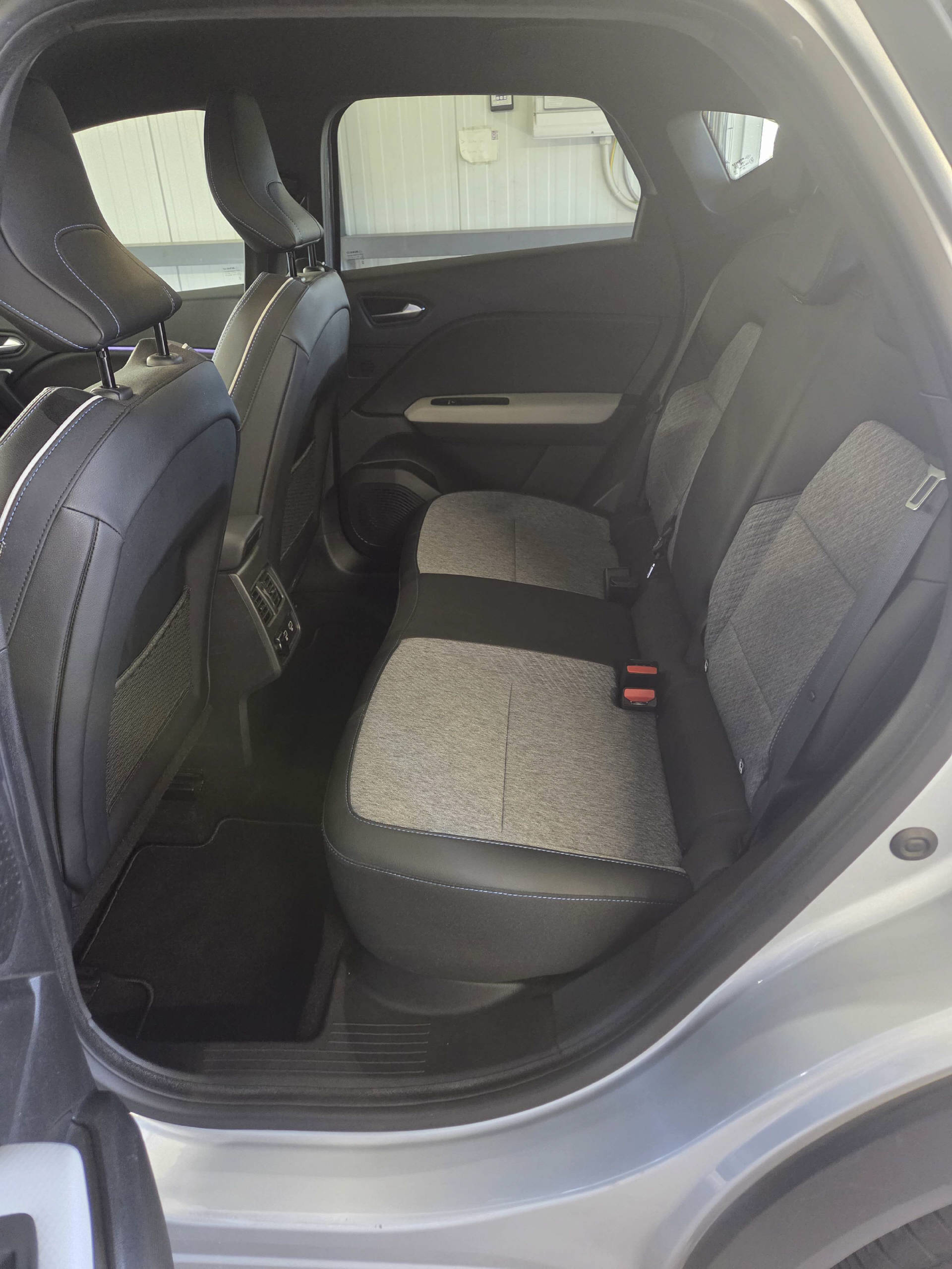 RENAULT Captur 1.6 E-Tech Plug-in Edition One-image-5