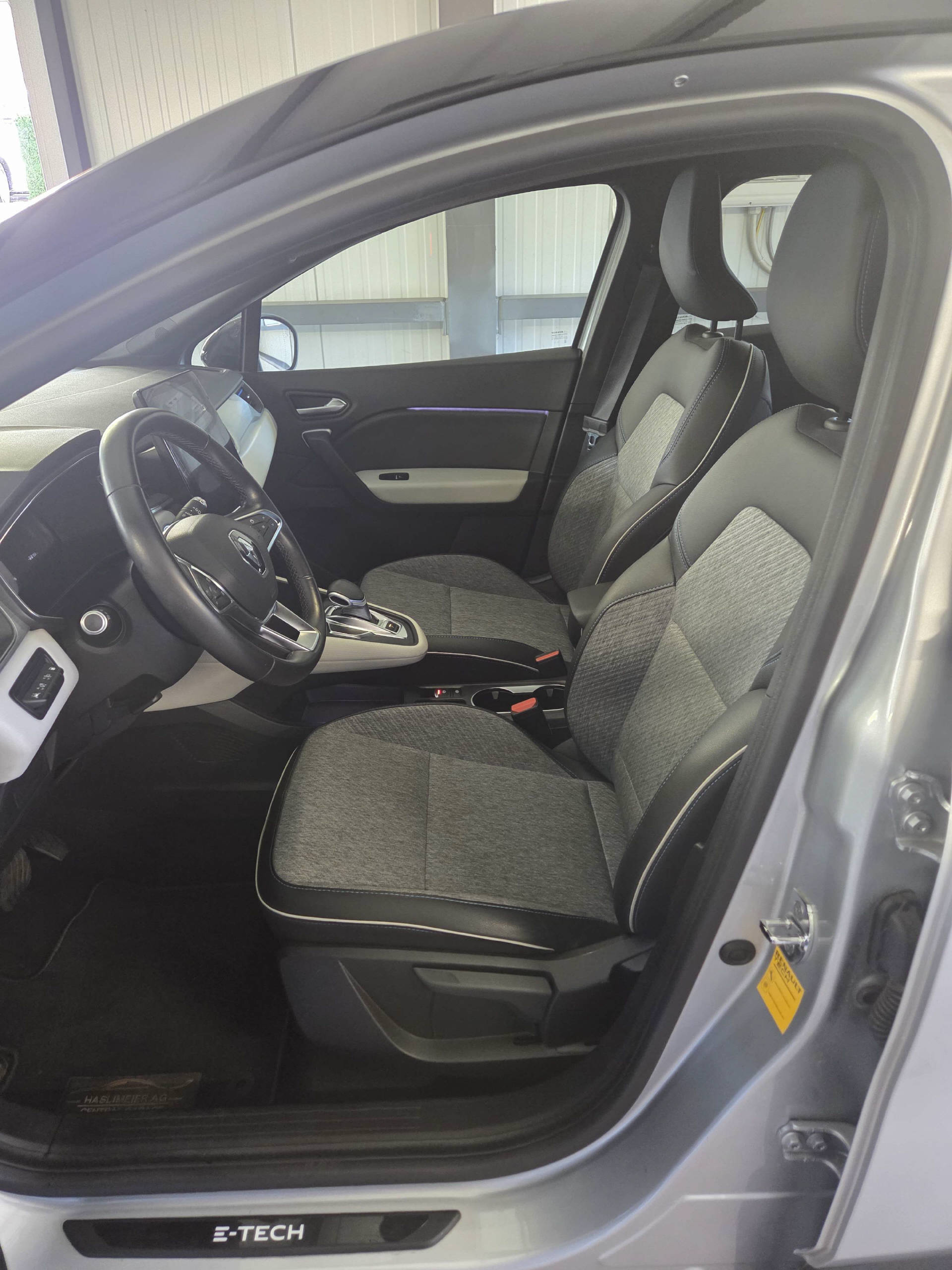 RENAULT Captur 1.6 E-Tech Plug-in Edition One-image-4