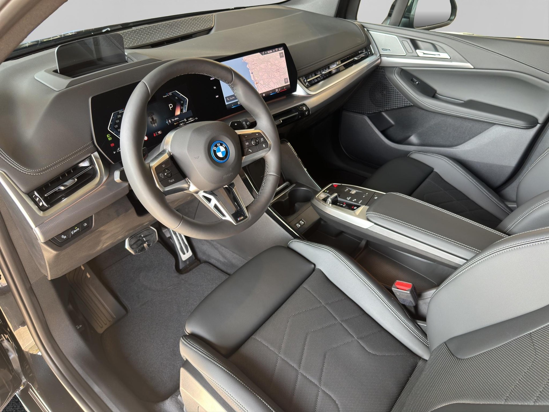 BMW 230e xDrive Active Tourer M Sport-image-10