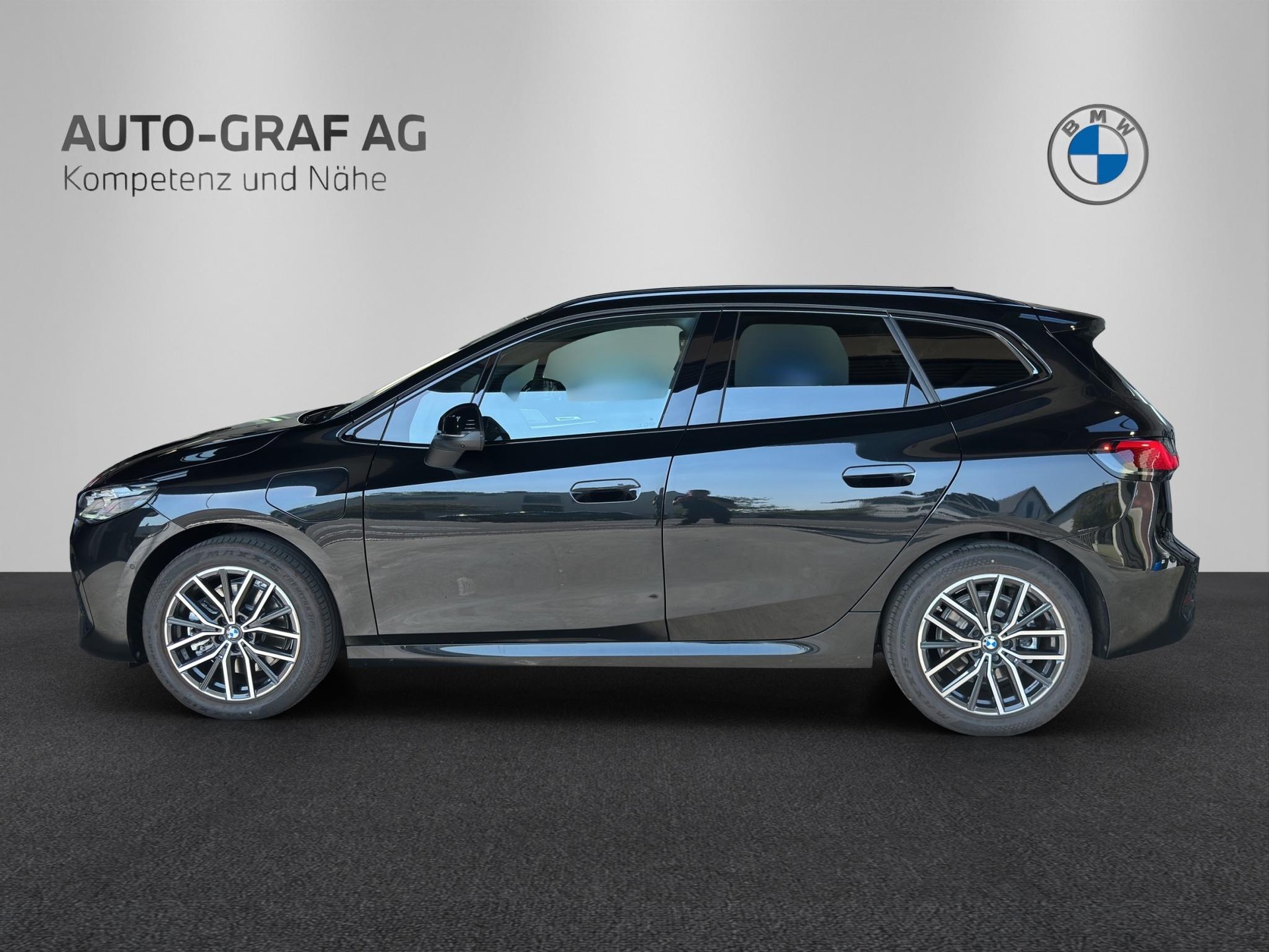 BMW 230e xDrive Active Tourer M Sport-showroom-element-1