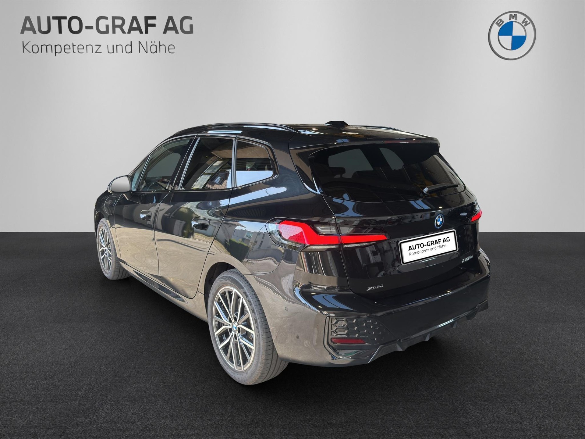 BMW 230e xDrive Active Tourer M Sport-showroom-element-2