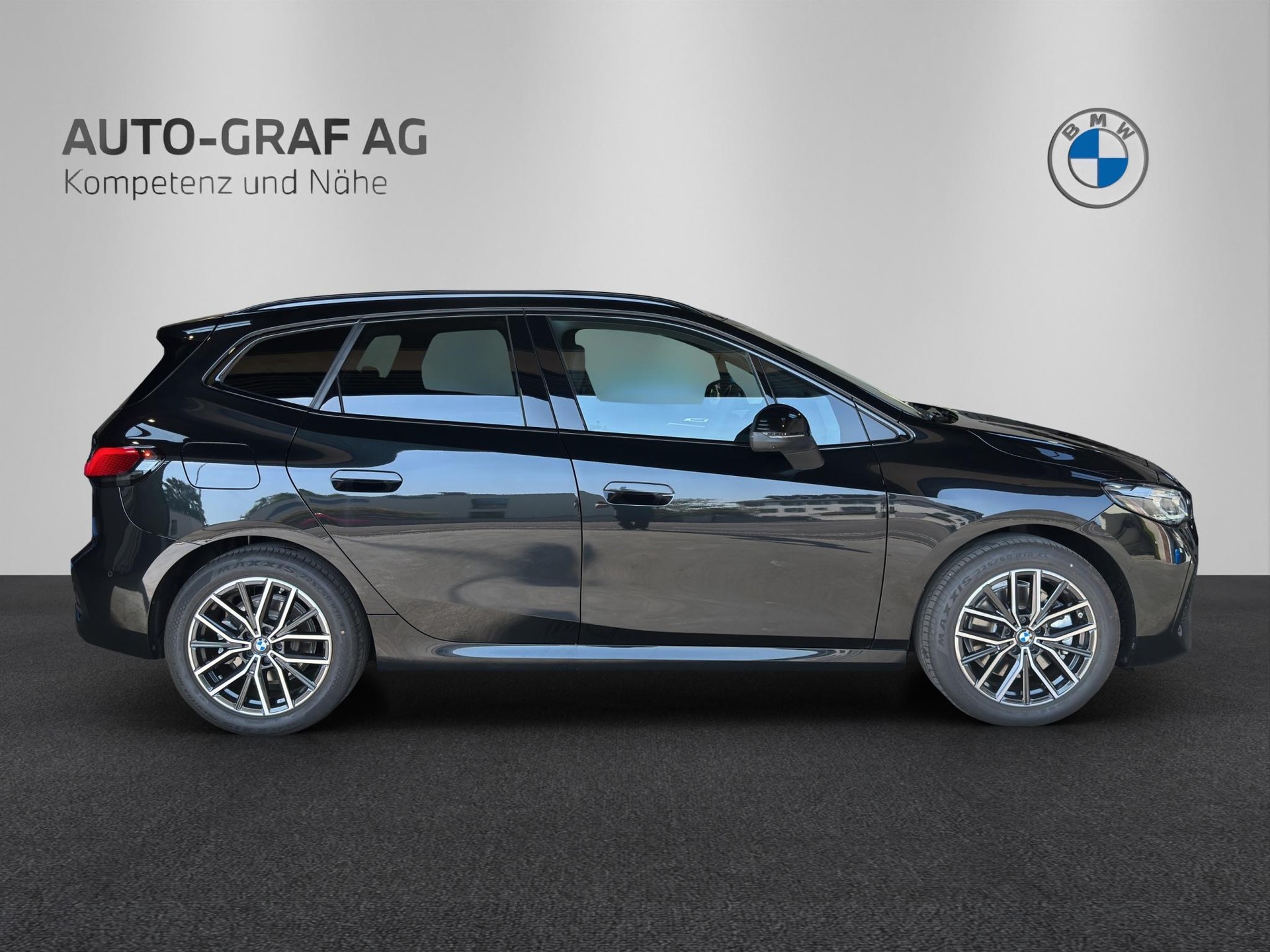 BMW 230e xDrive Active Tourer M Sport-image-5