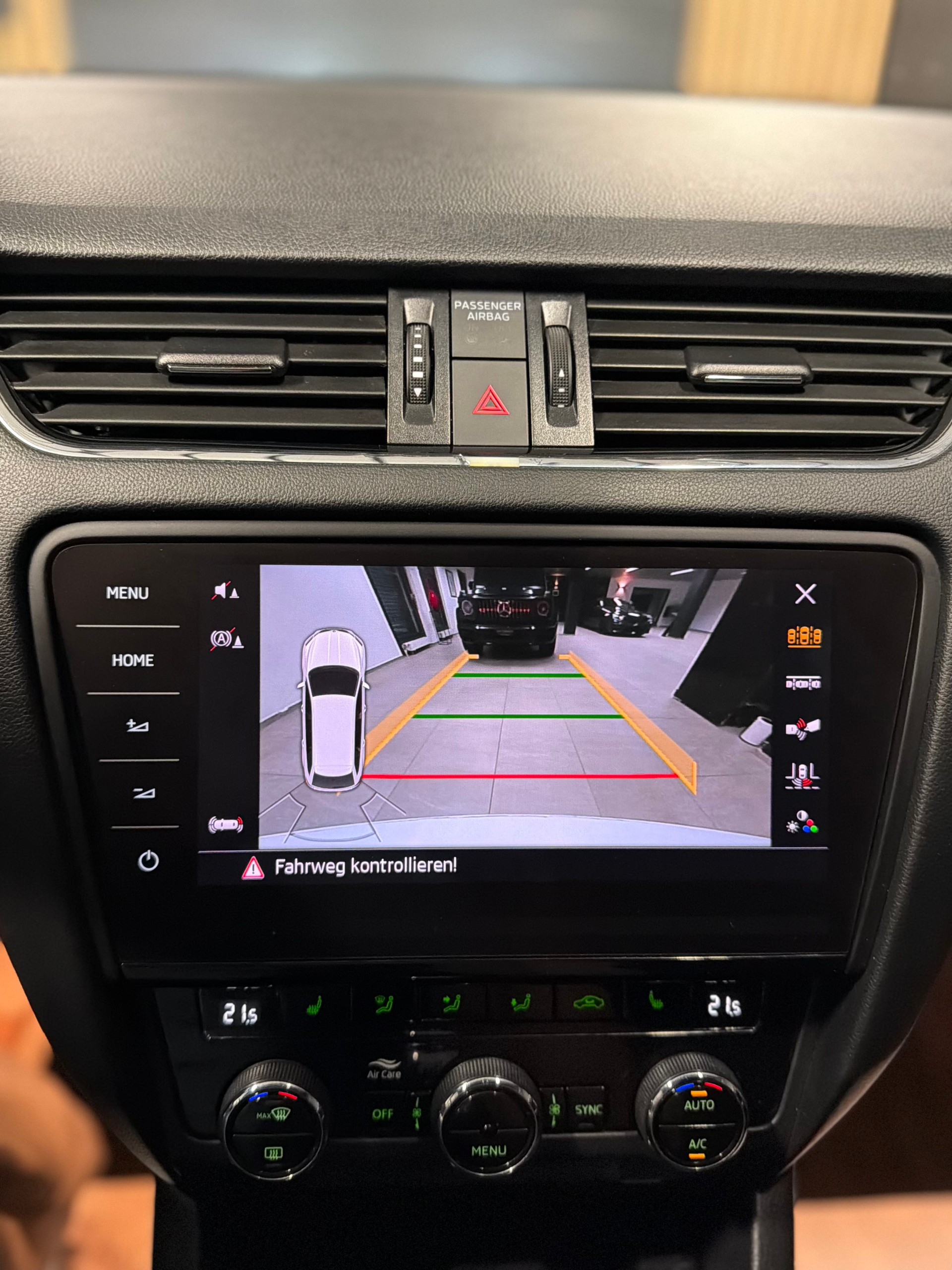 SKODA Octavia Combi 2.0 TSI RS DSG-image-13