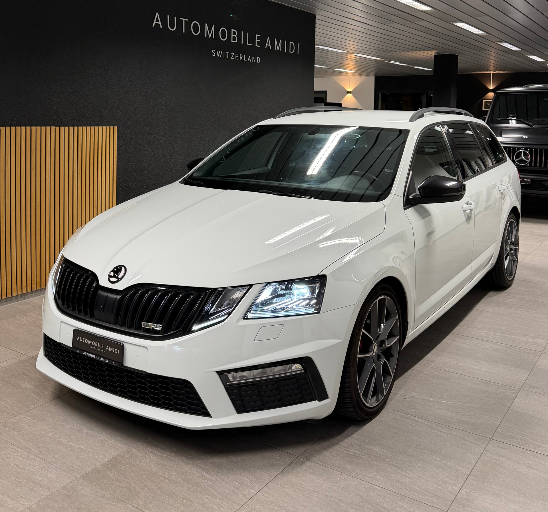 SKODA Octavia Combi 2.0 TSI RS DSG-image-0