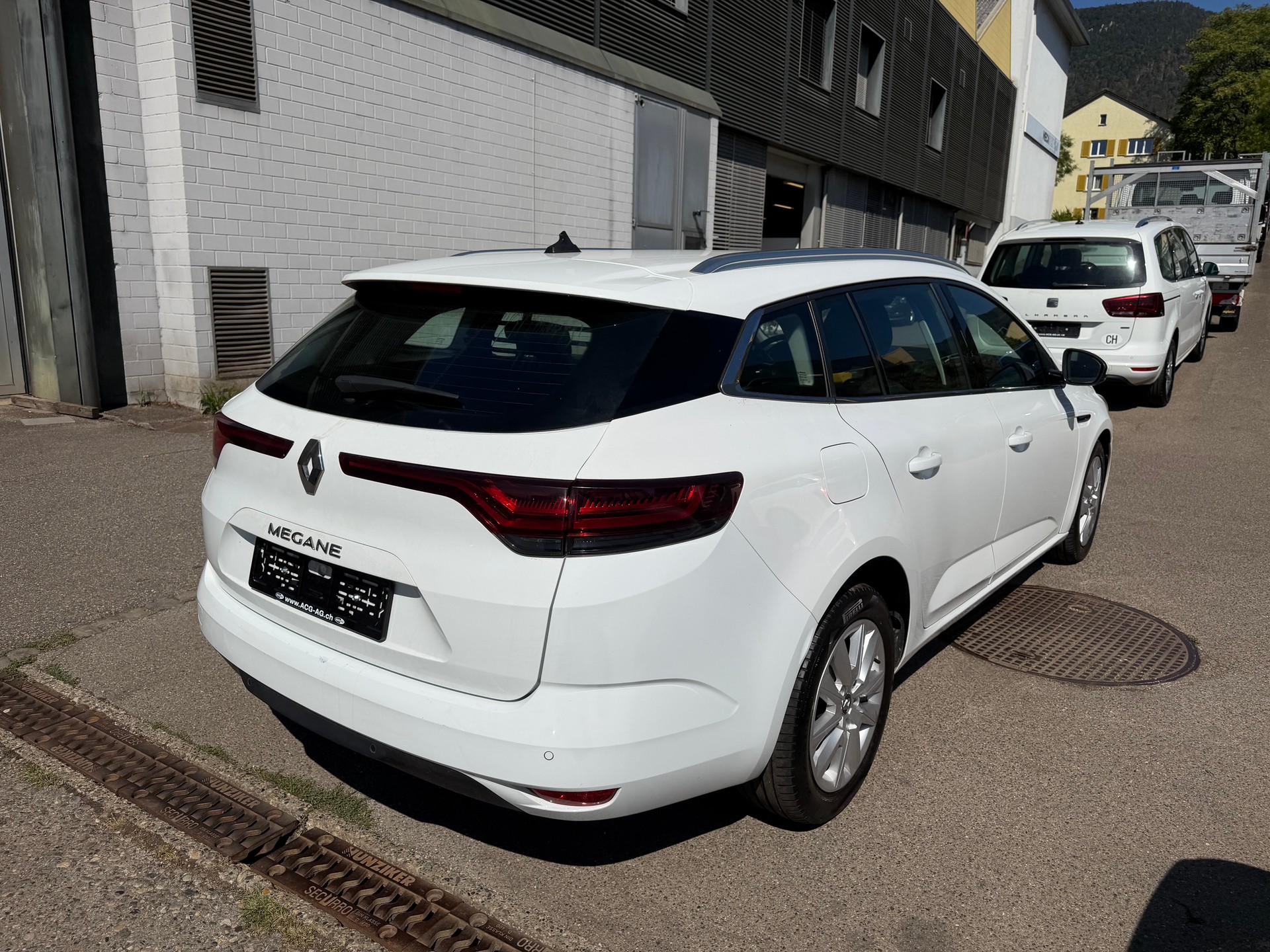 RENAULT Mégane Grandtour 1.5 dCi Business EDC * Gr. Navi * Klima-auto * PDC V+H * Tempomat * B6d-image-4