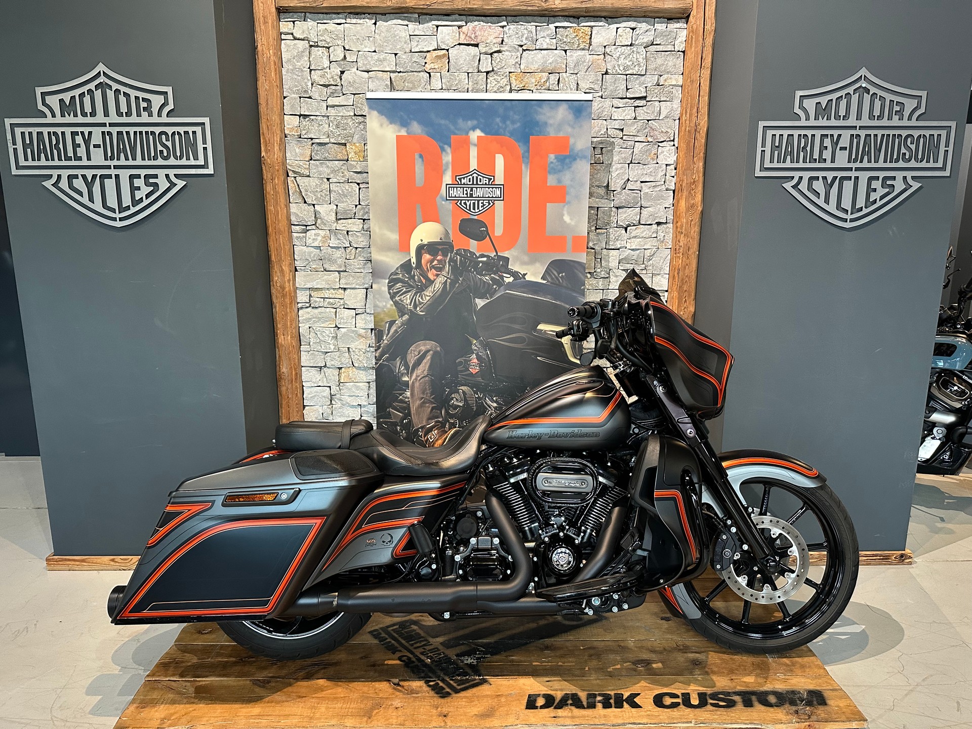 HARLEY-DAVIDSON FLHXSE Street Glide ABS CVO 114