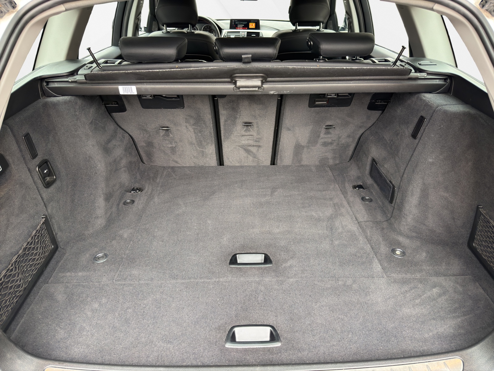 BMW 320d xDrive Touring EdSpo-image-8