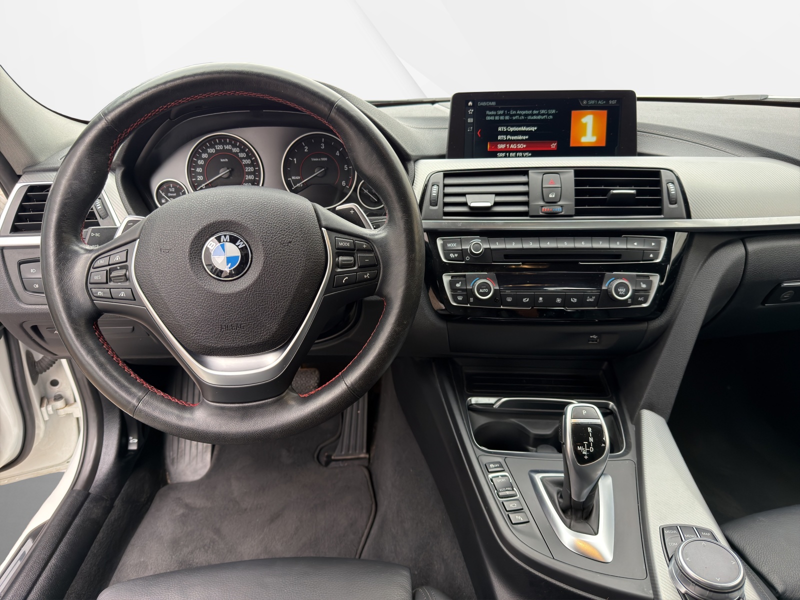 BMW 320d xDrive Touring EdSpo-image-12