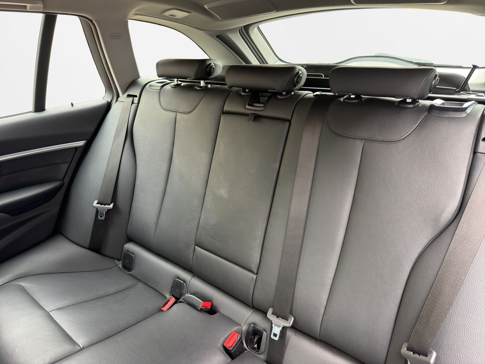BMW 320d xDrive Touring EdSpo-image-18