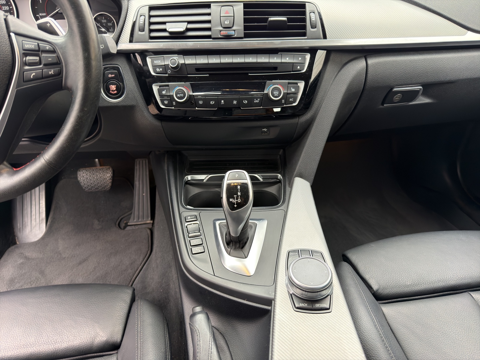 BMW 320d xDrive Touring EdSpo-image-15