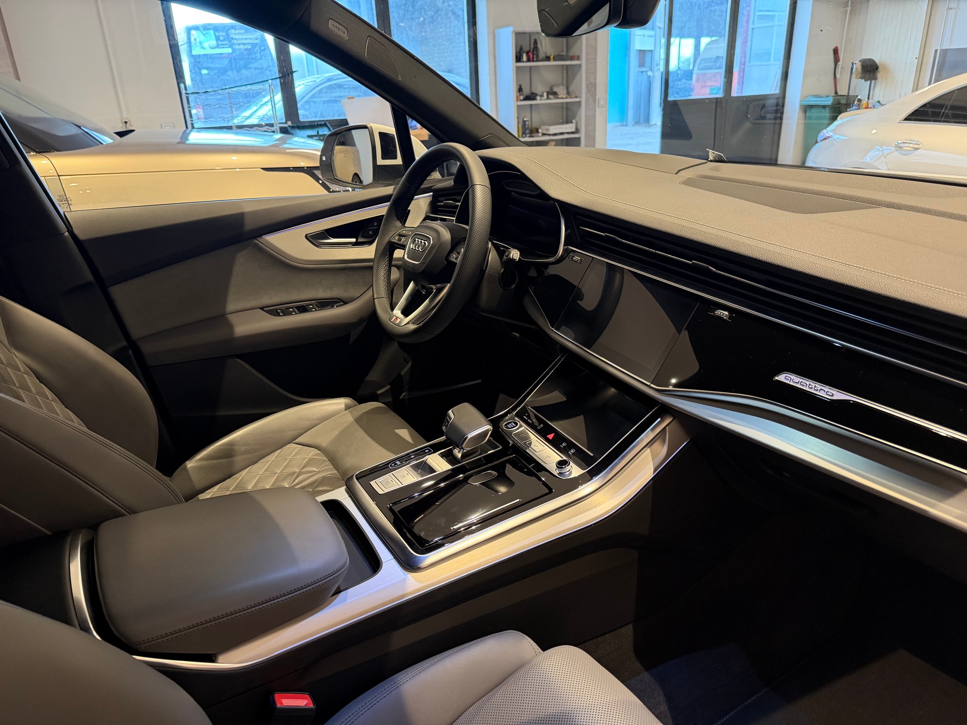 AUDI Q7 3.0 50 TDI S Line quattro T-Tronic-image-10