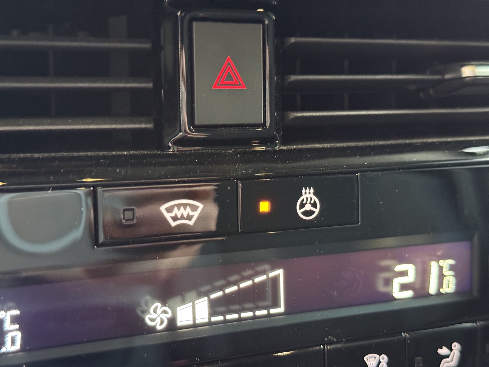 NISSAN Qashqai 1.3 DIG-T MHEV N-Connecta Xtronic 4x4-image-26