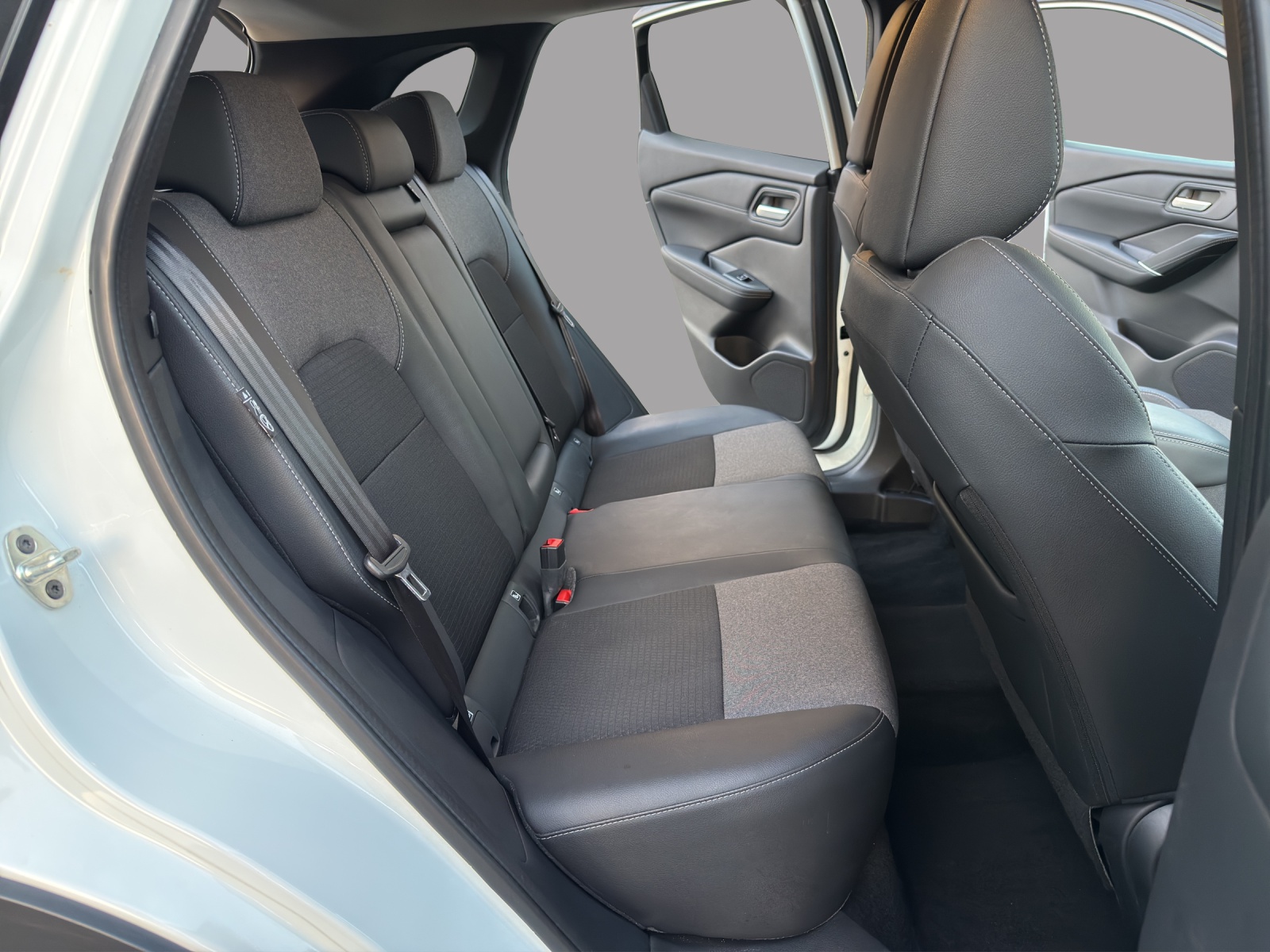 NISSAN Qashqai 1.3 DIG-T MHEV N-Connecta Xtronic 4x4-image-16